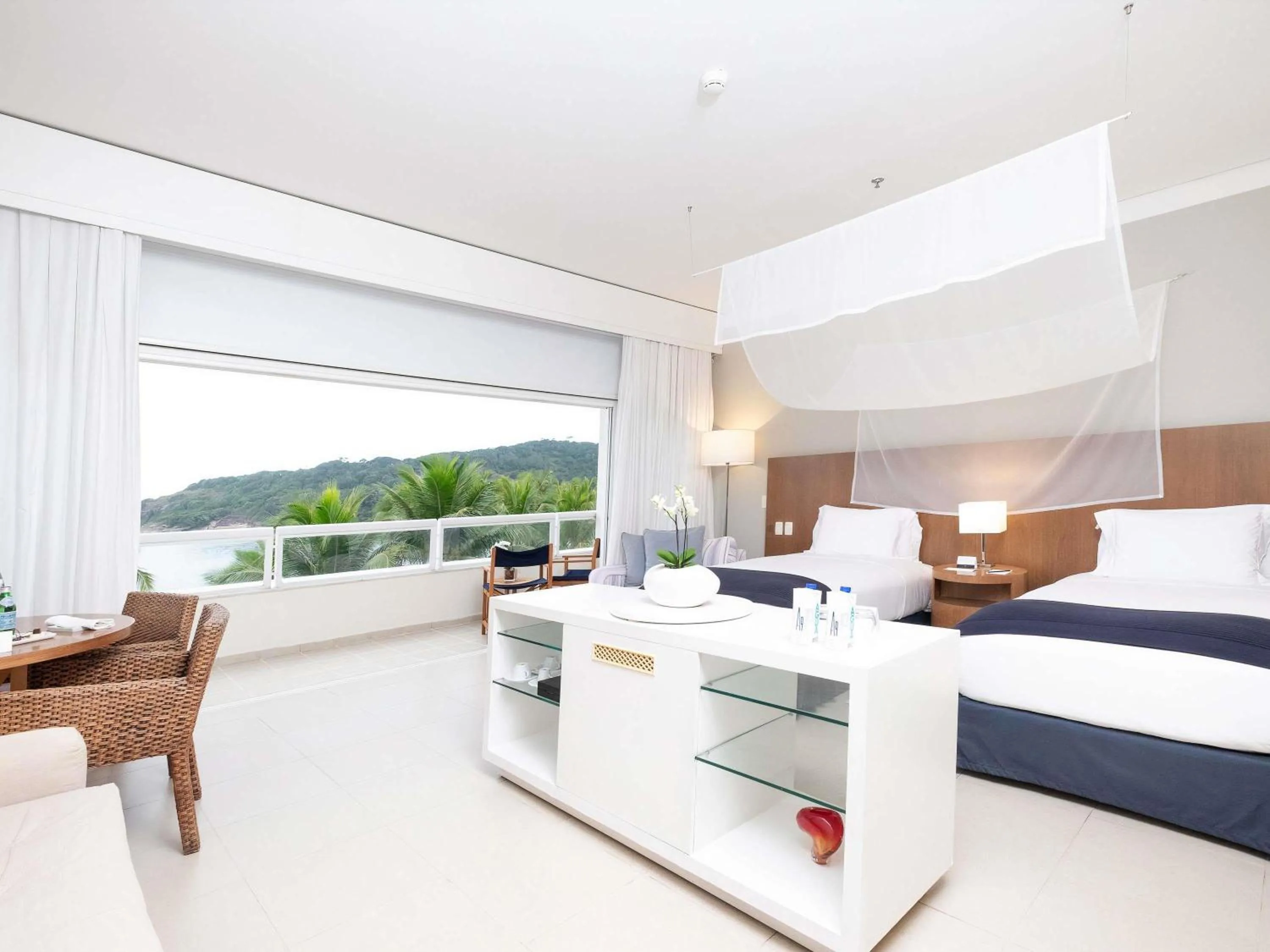 Bedroom, Bed in Hotel Jequitimar Guaruja Resort & Spa by Accor - Ex Sofitel