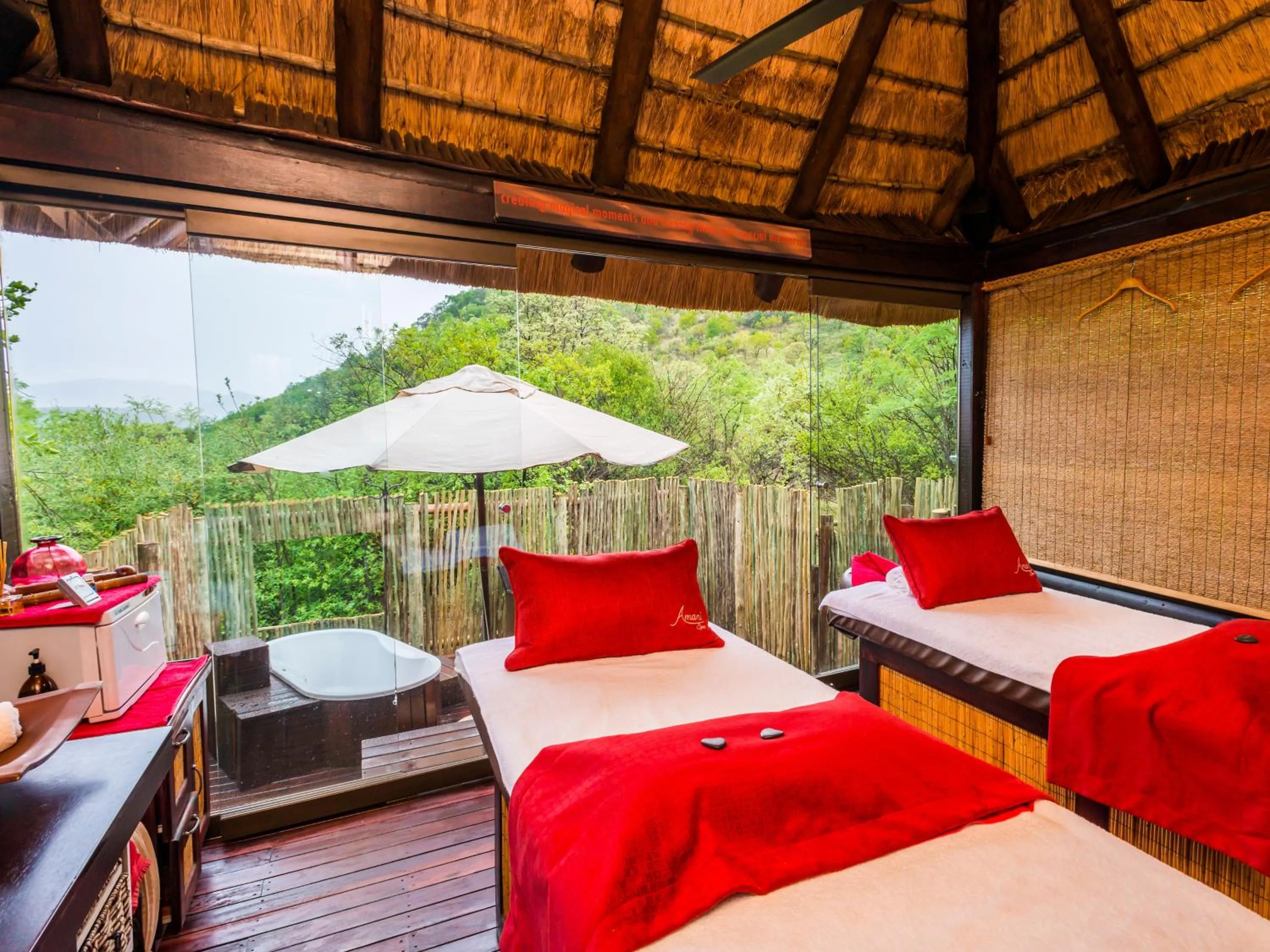 Spa and wellness centre/facilities, Bed in Ivory Tree Game Lodge