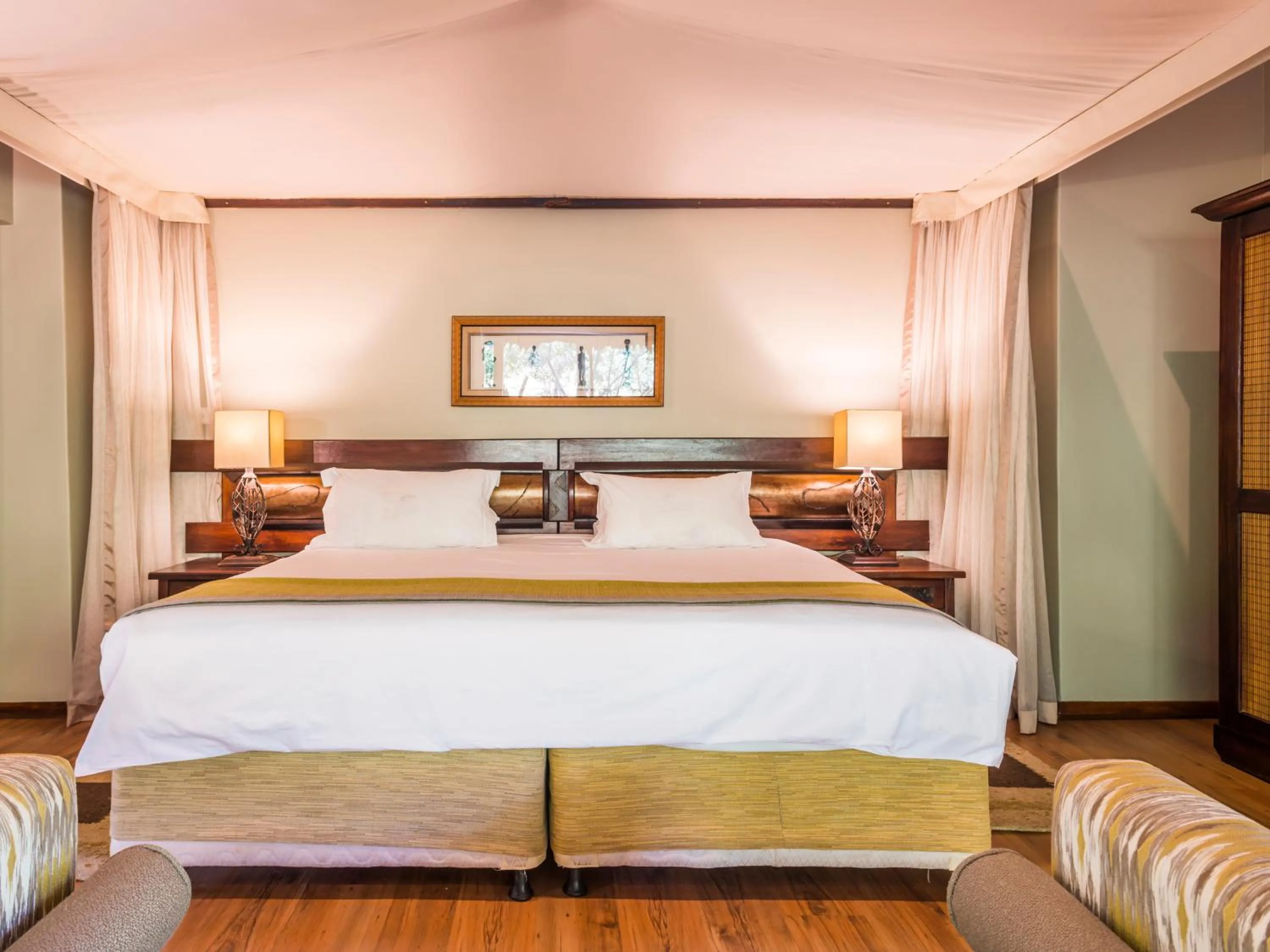 Bed in Ivory Tree Game Lodge