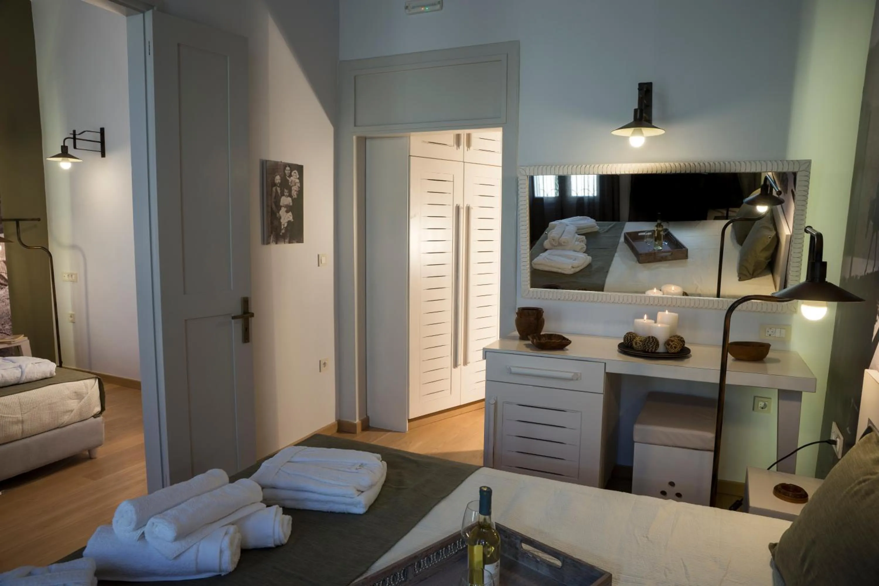 Communal kitchen, Bed in Elia Daliani