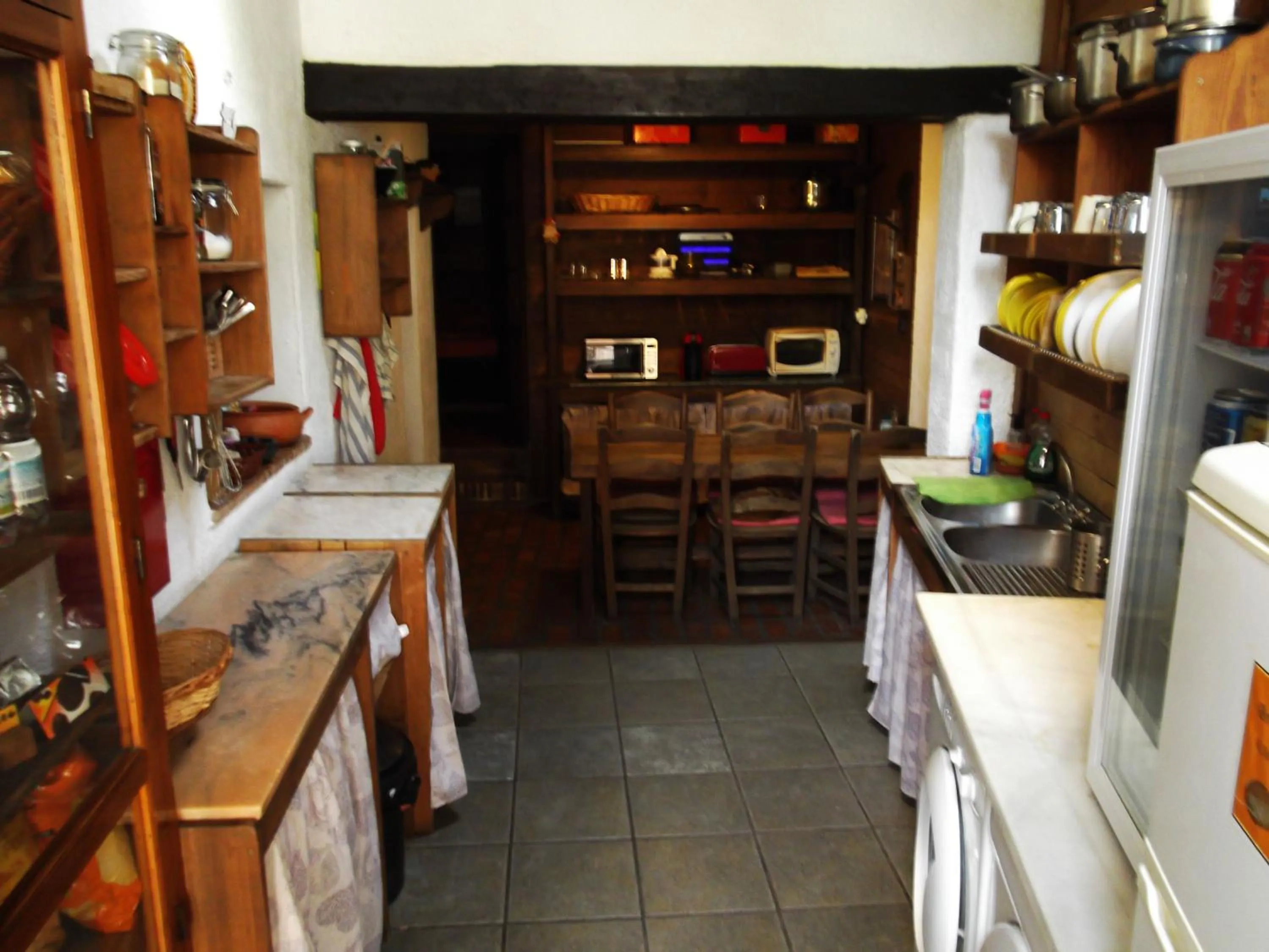 Kitchen or kitchenette in Fundalucia Guesthouse