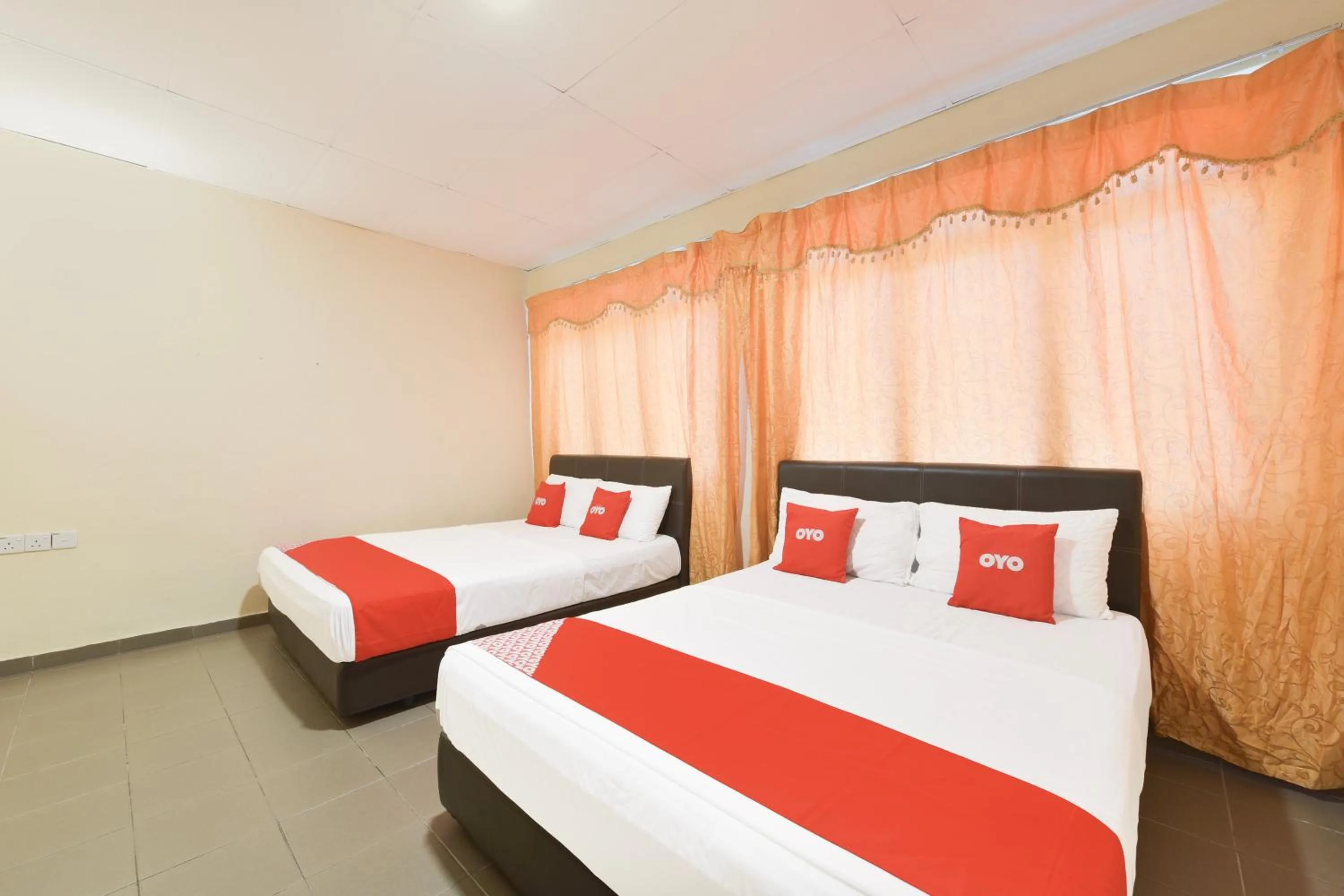 Bedroom, Bed in Hotel O Gest Inn