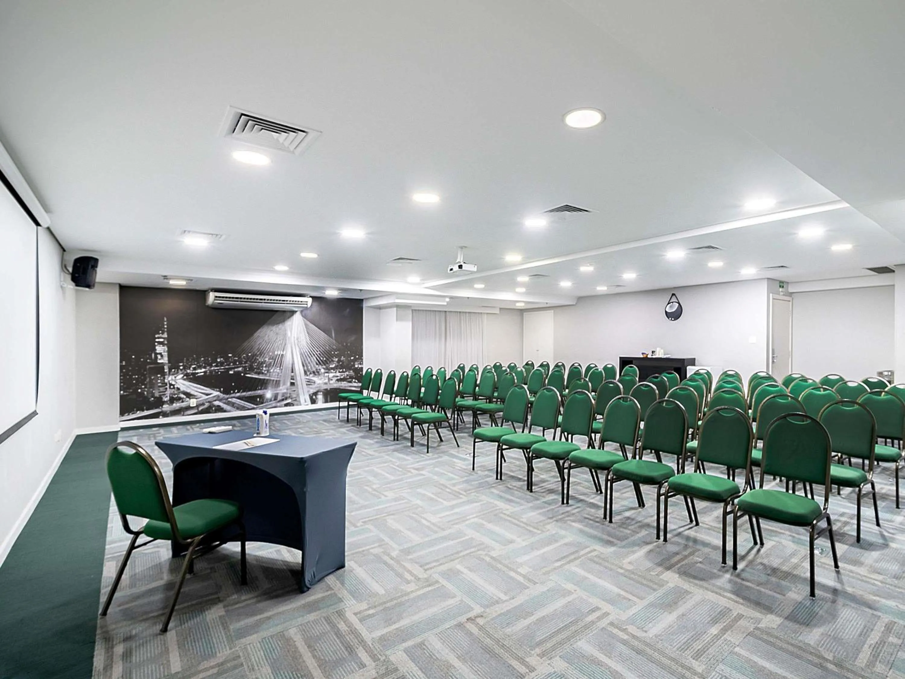 Meeting/conference room in Mercure São Paulo Ibirapuera Privilege