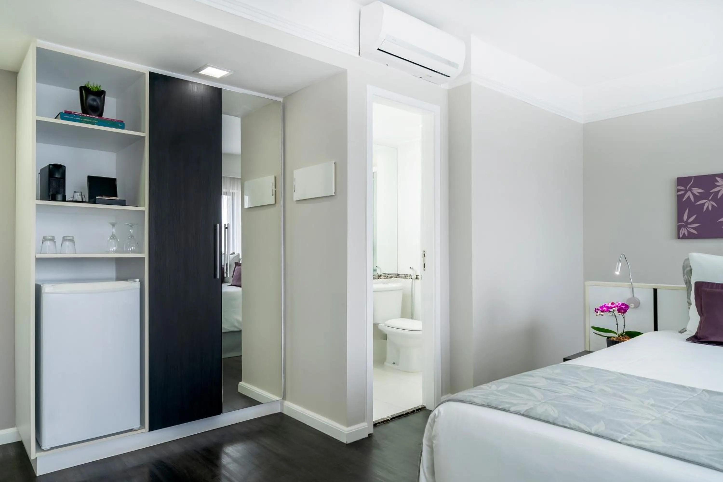 Bathroom, Bed in Mercure São Paulo Ibirapuera Privilege