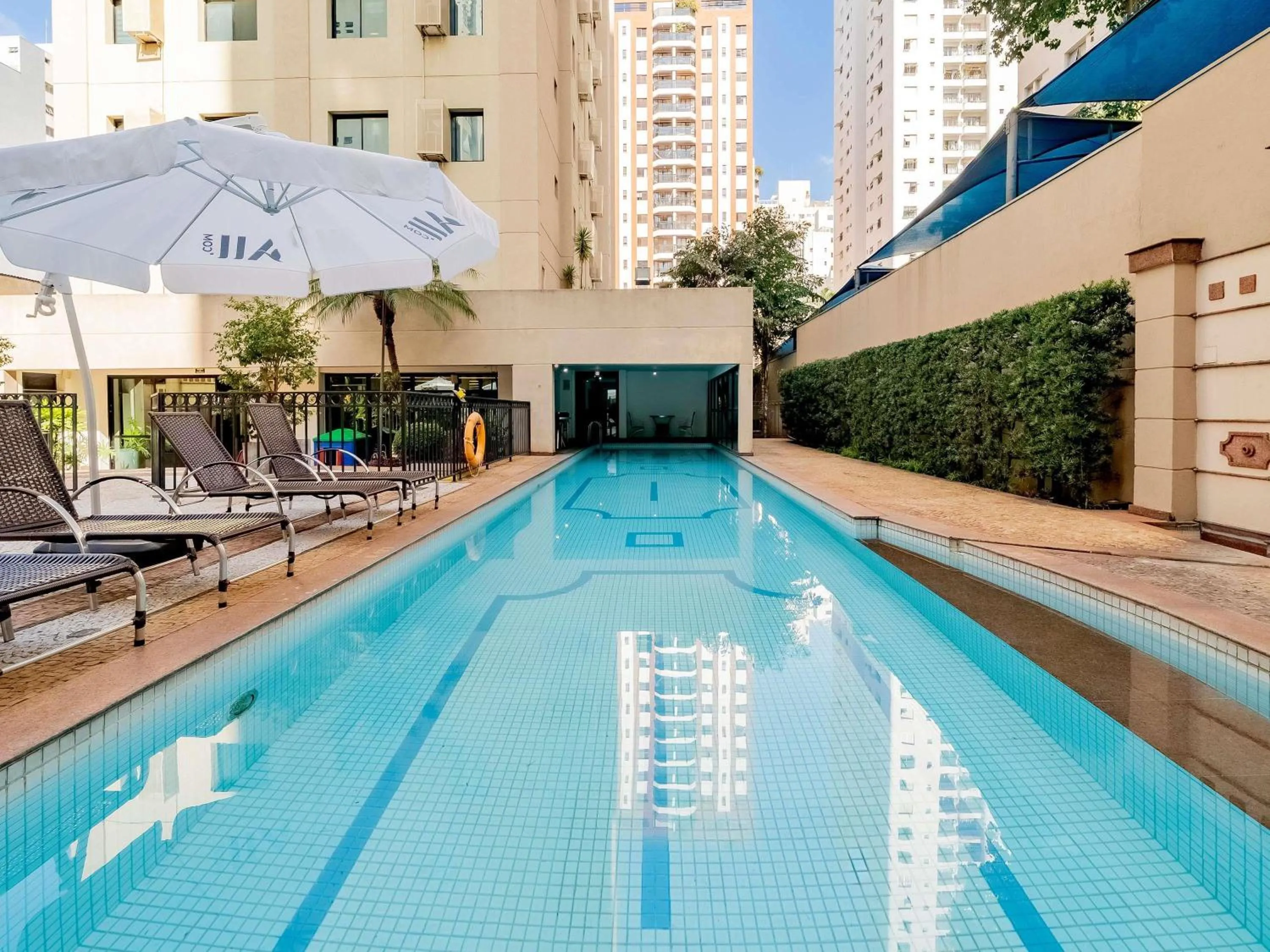 Pool view in Mercure São Paulo Ibirapuera Privilege