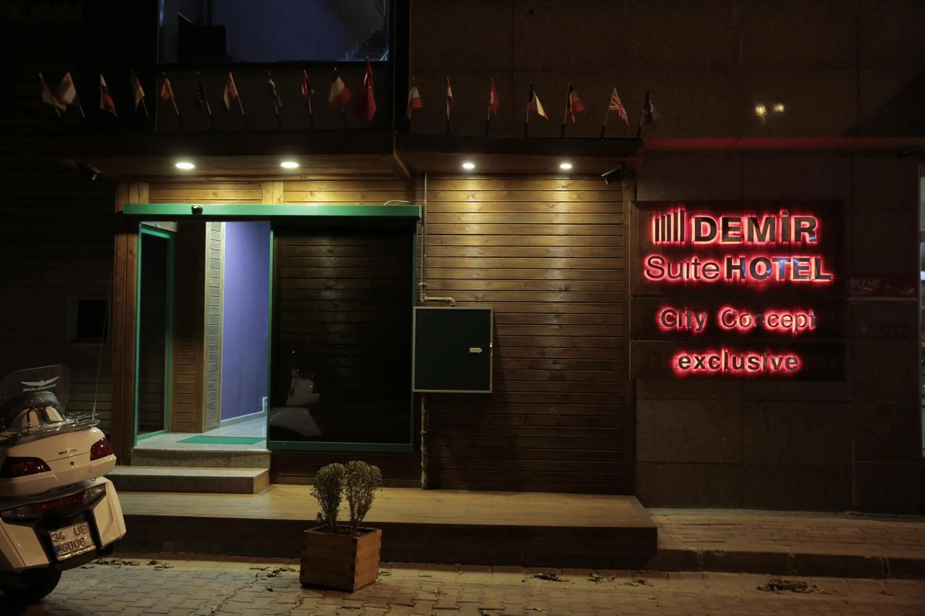 Facade/entrance in Demir Suite Hotel