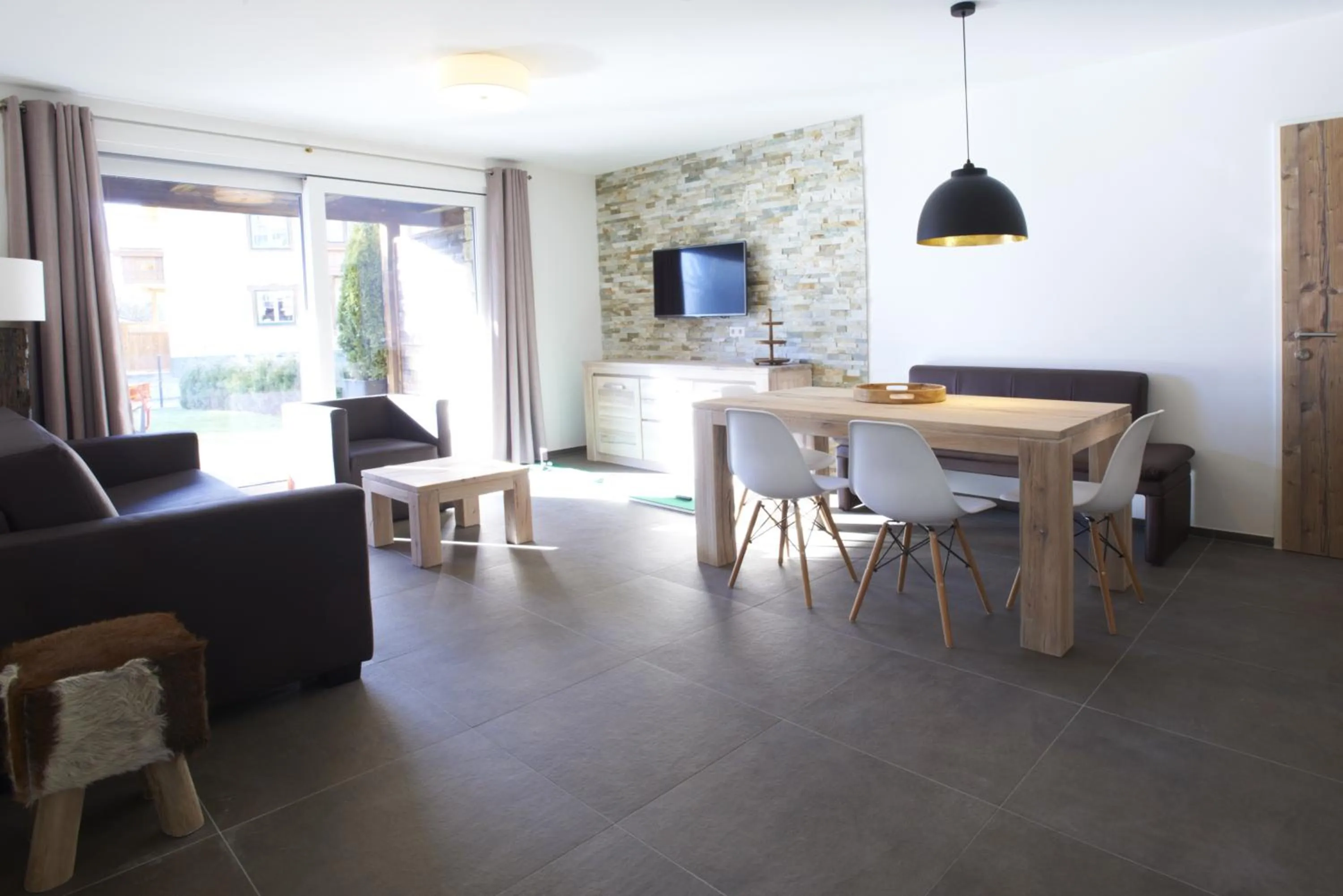 TV and multimedia in Ski & Golf Suites Zell am See by Alpin Rentals