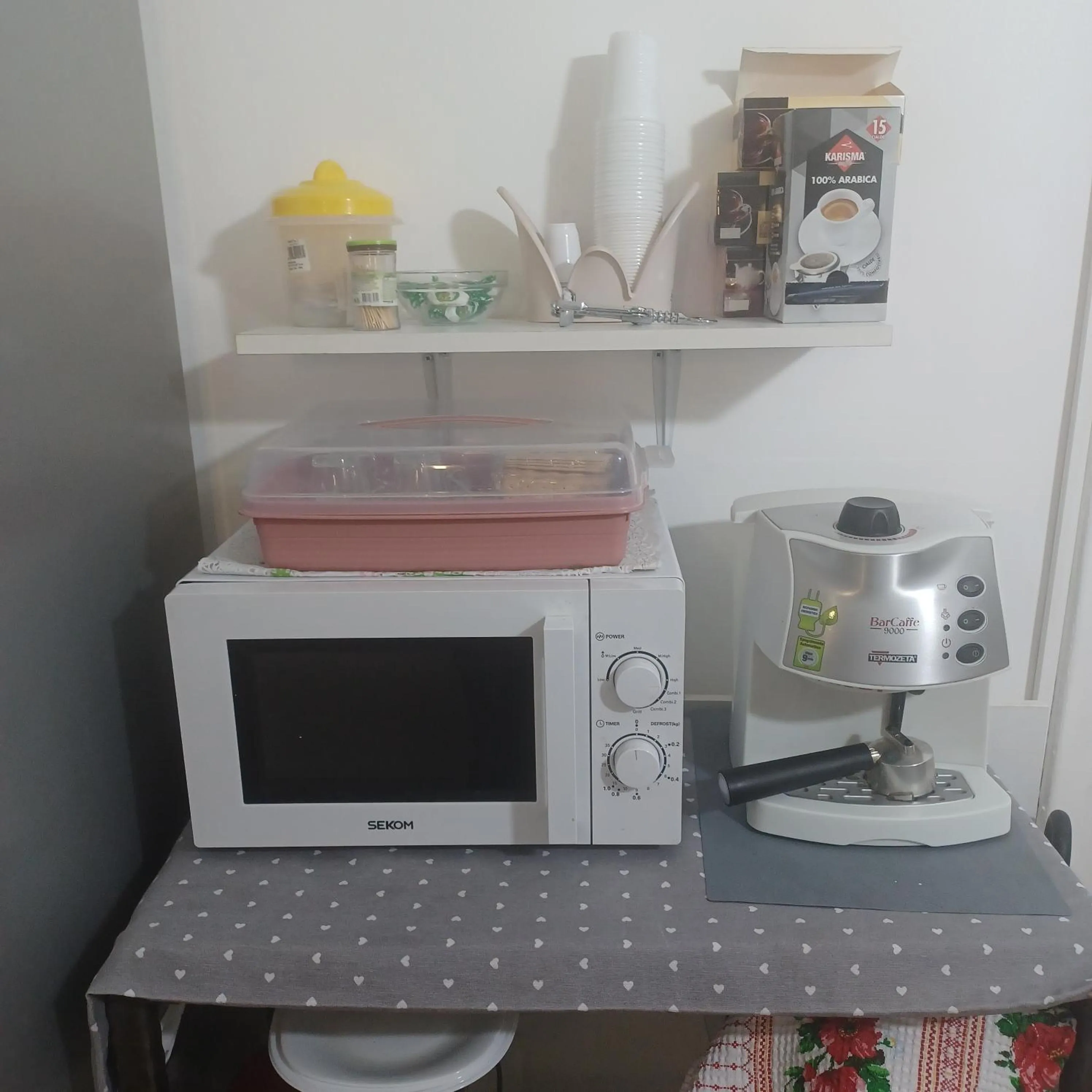 Coffee/tea facilities in B&B Appartamenti NAPOLI