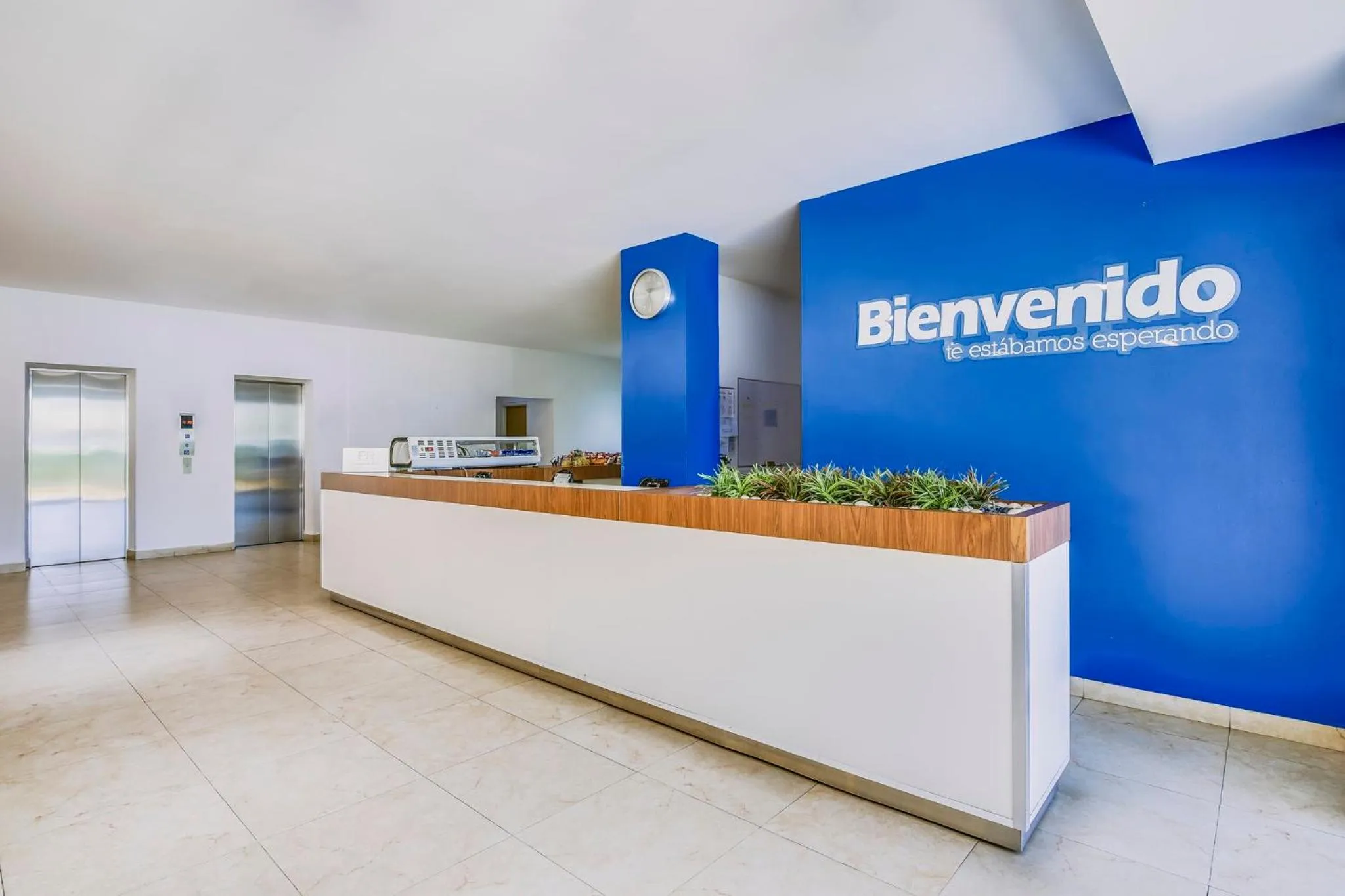 Lobby or reception in One Leon Poliforum