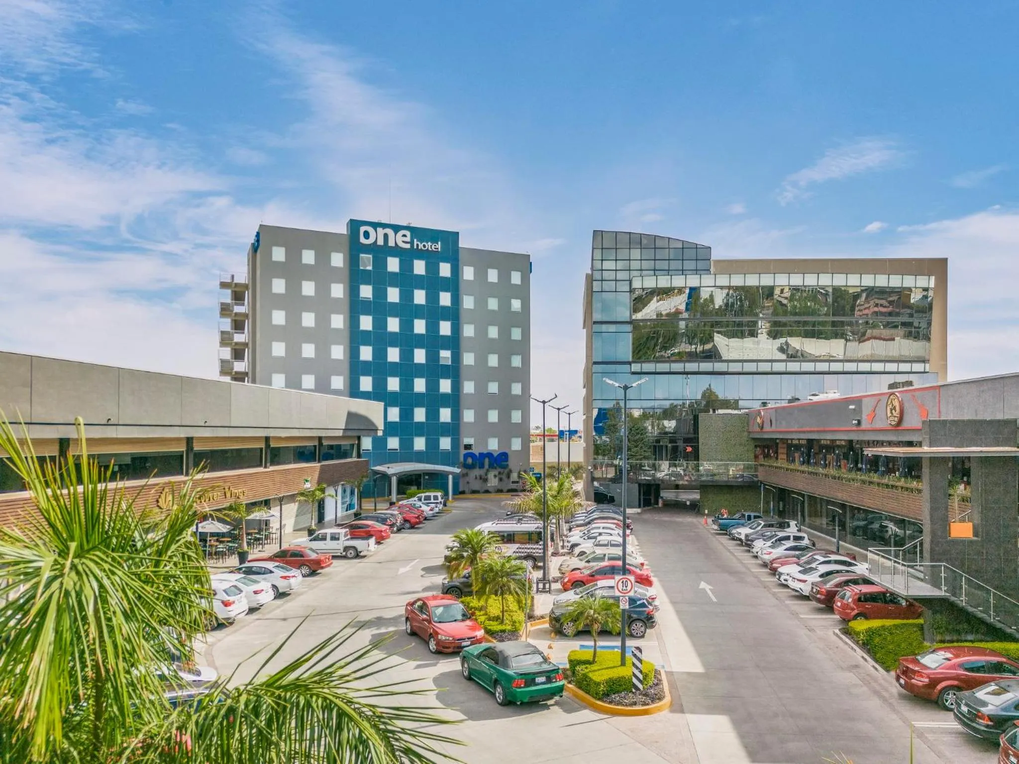 Property building in One Leon Poliforum