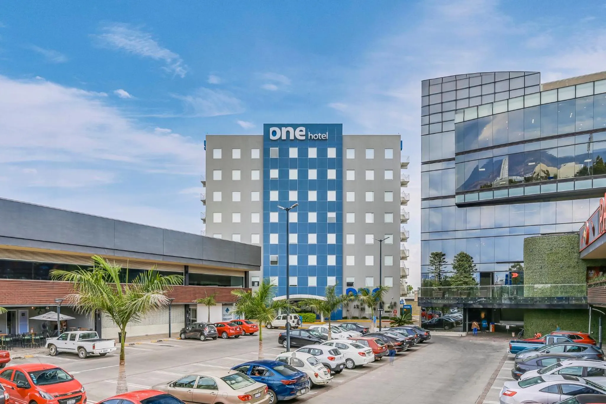 Property building in One Leon Poliforum