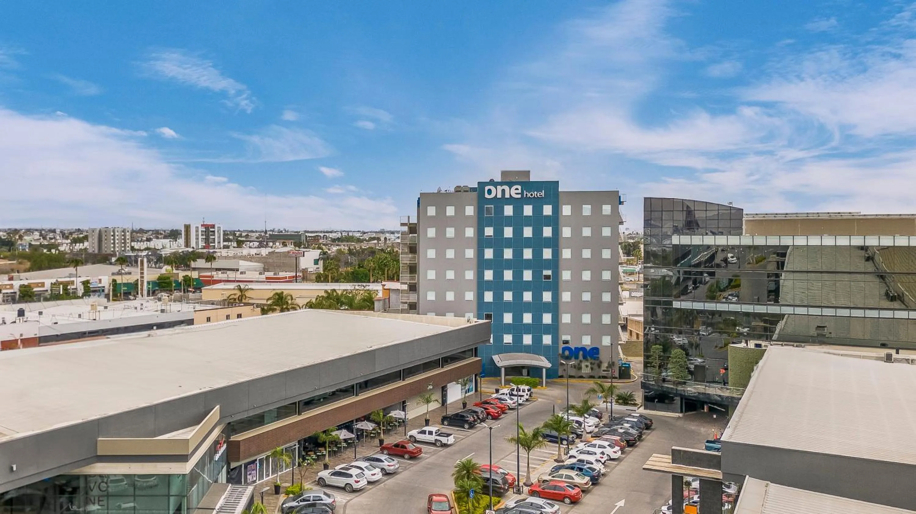 Property building in One Leon Poliforum