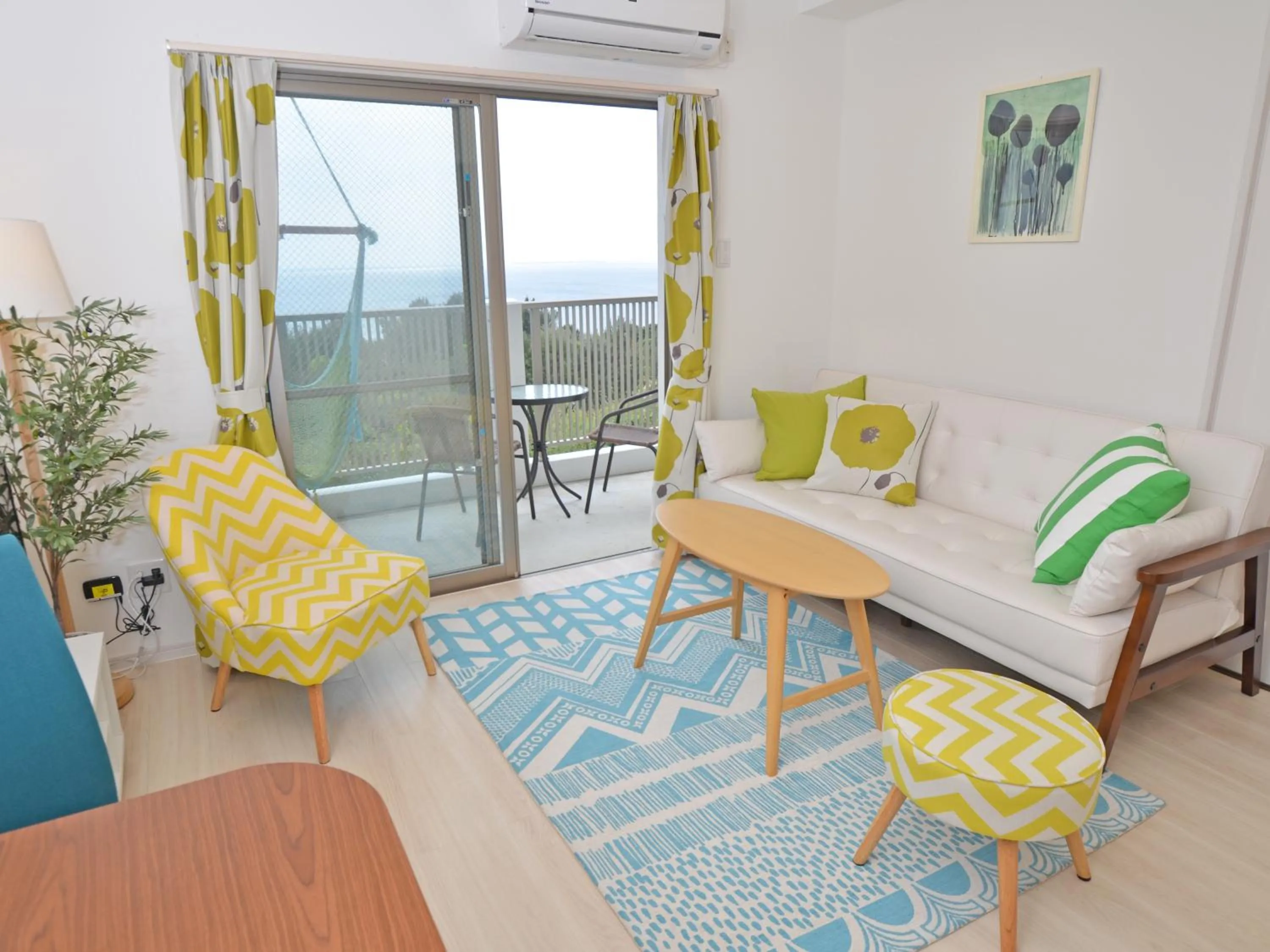 Photo of the whole room in Churaumi Terrace