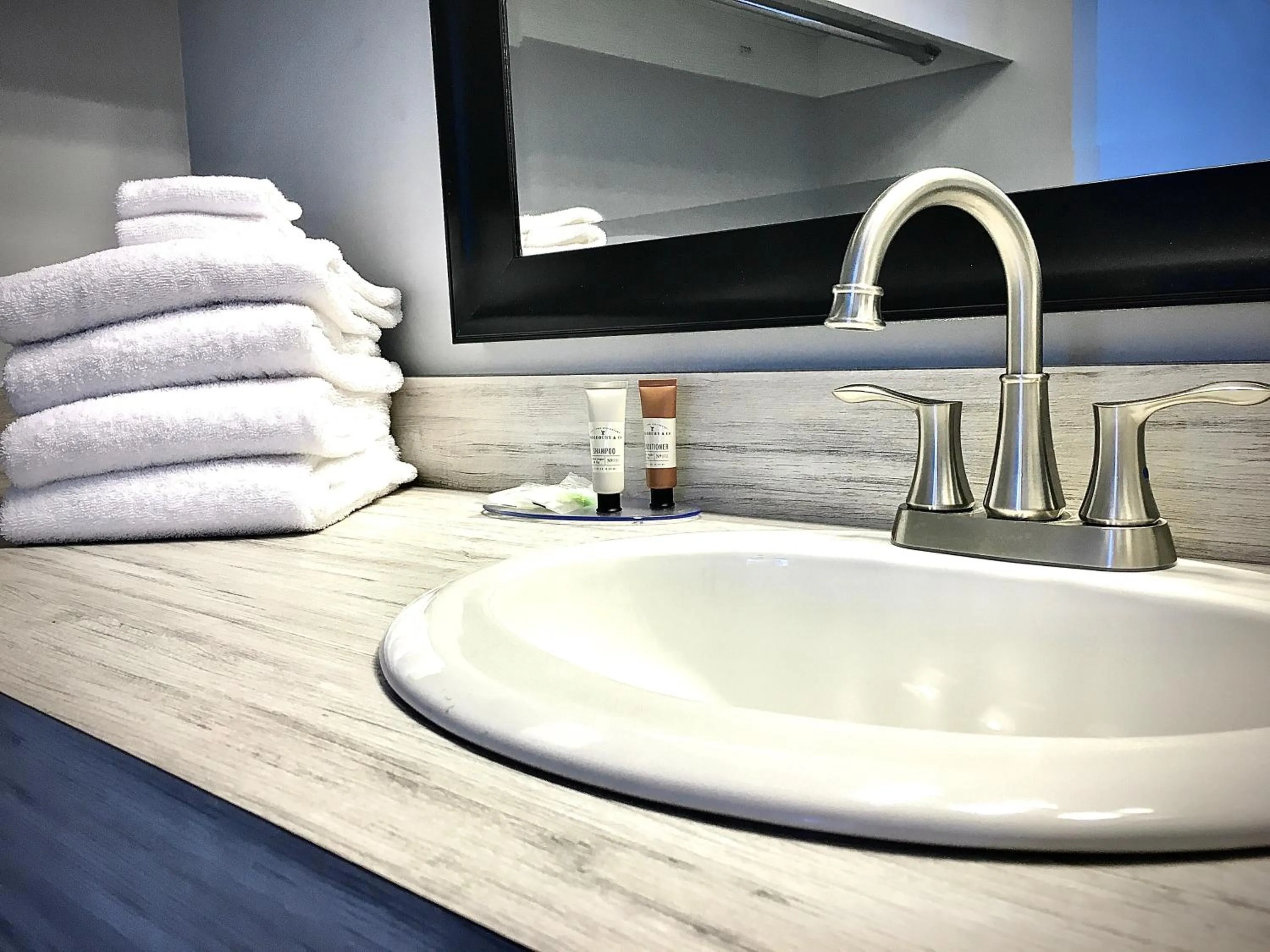 Bathroom in Empire Lakeshore Inn