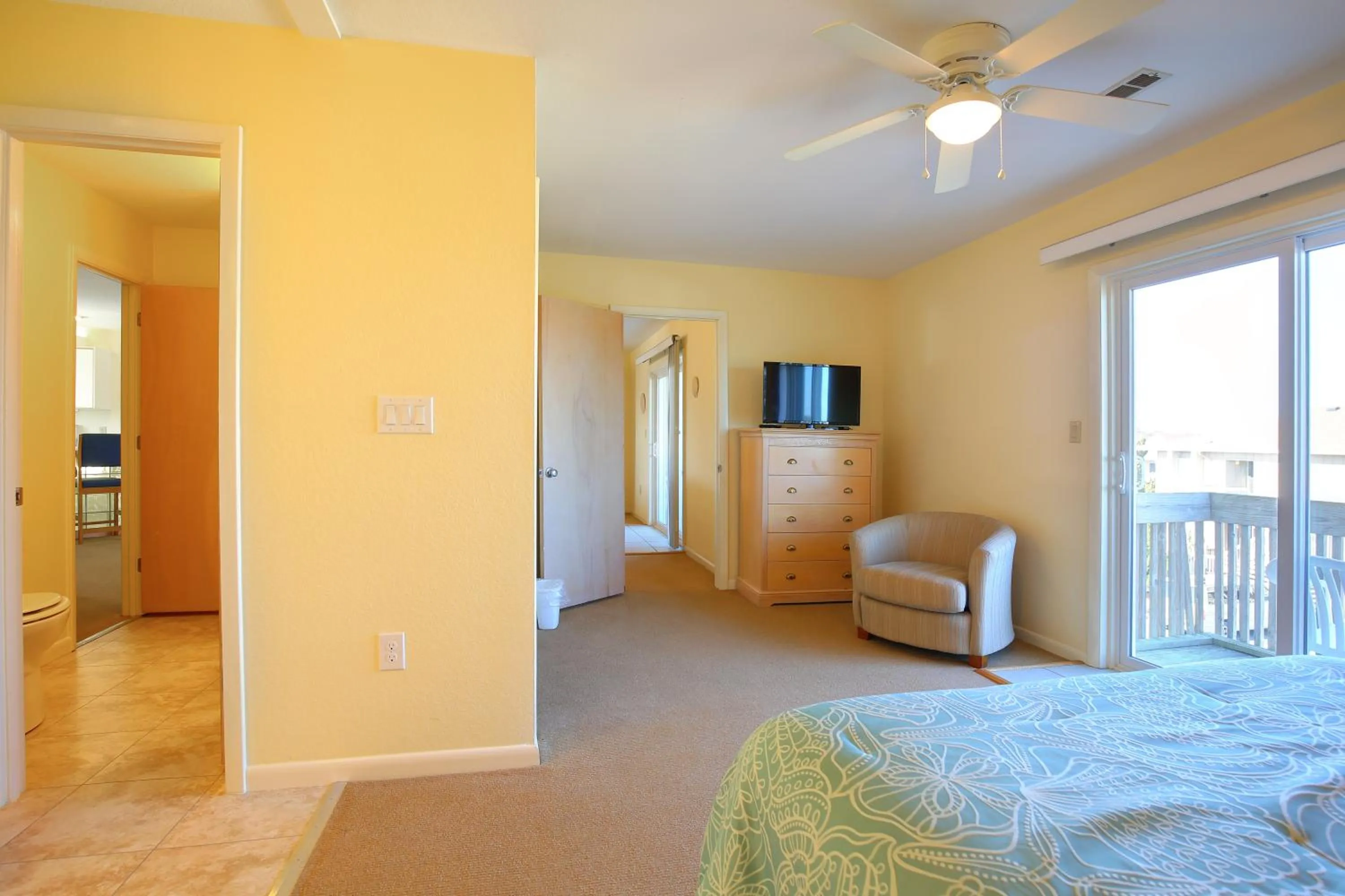 Bedroom, Bed in Sea Scape Beach and Golf Villas