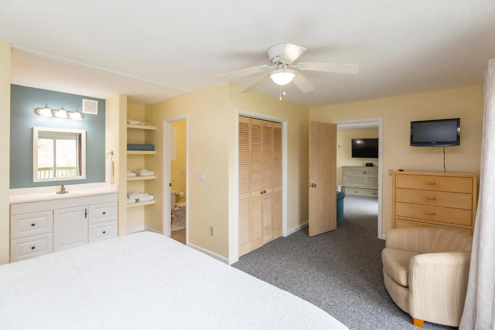 Bed in Sea Scape Beach and Golf Villas