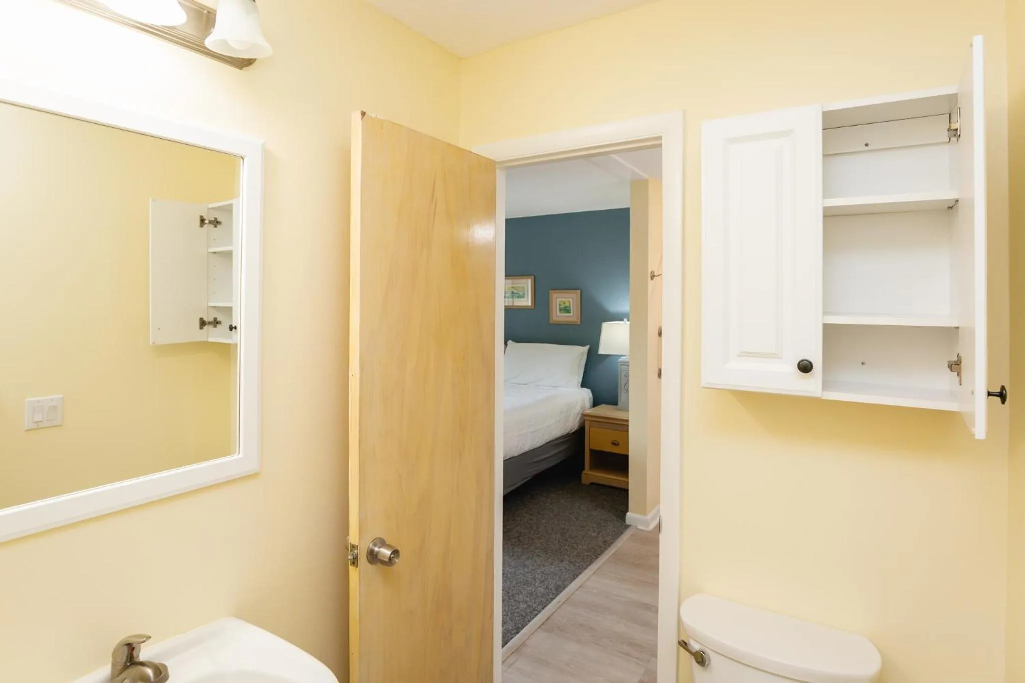 Bed in Sea Scape Beach and Golf Villas