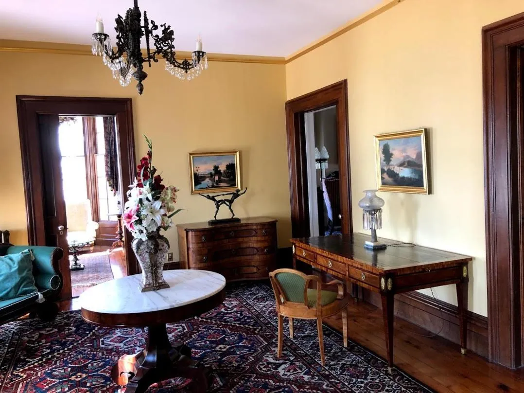 Oakcliff Bed and Breakfast