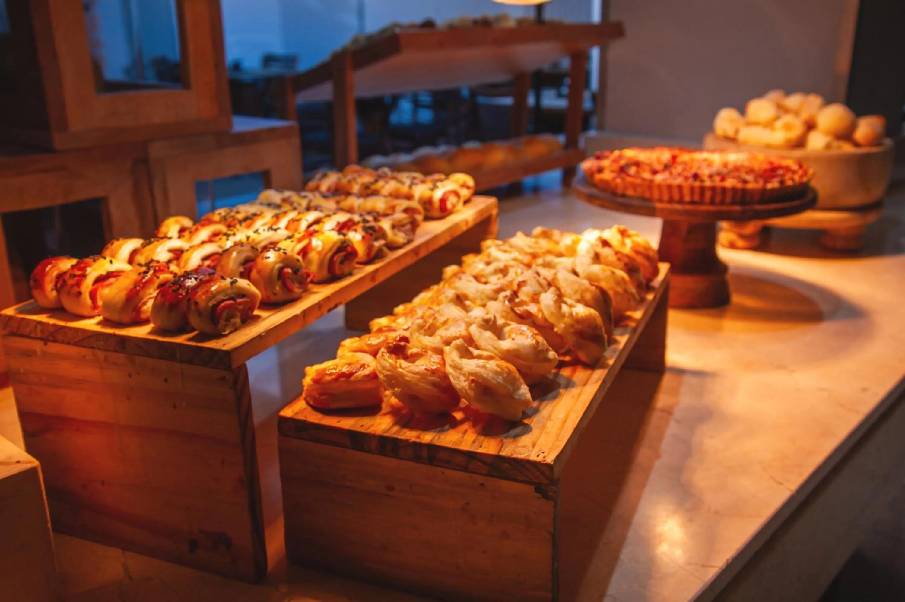 Buffet breakfast in London Hotel Londrina