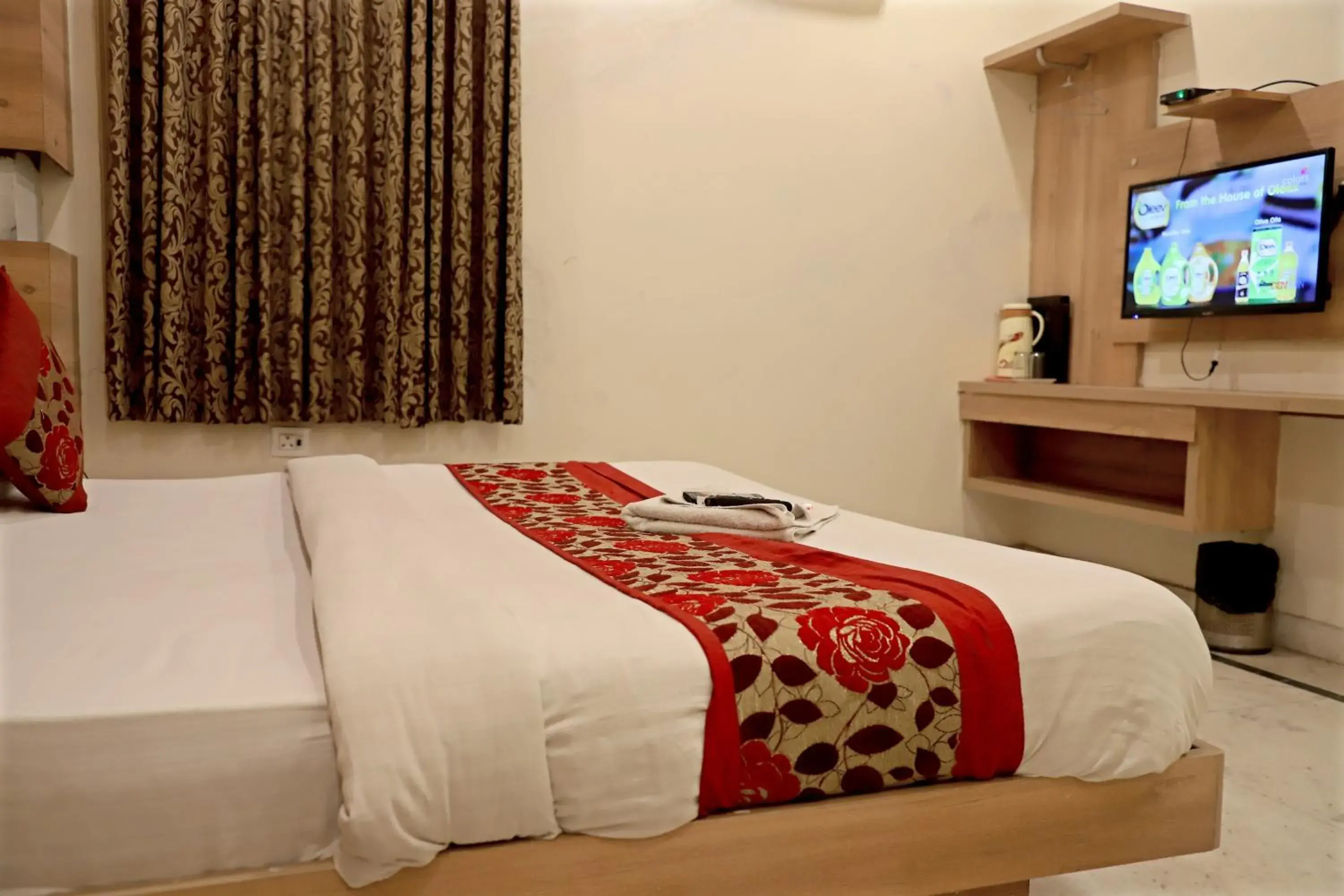 Double Room with Private Bathroom in Hotel Klick International - 2 Min Walking From New Delhi Railway Station Double Room with Private Bathroom in Hotel Klick International - 2 Min Walking From New Delhi Railway Station