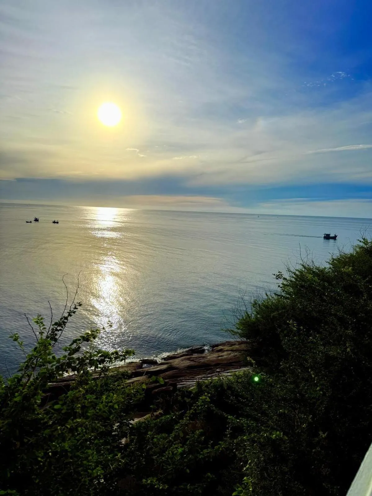 Beach in Luna Hut Resort