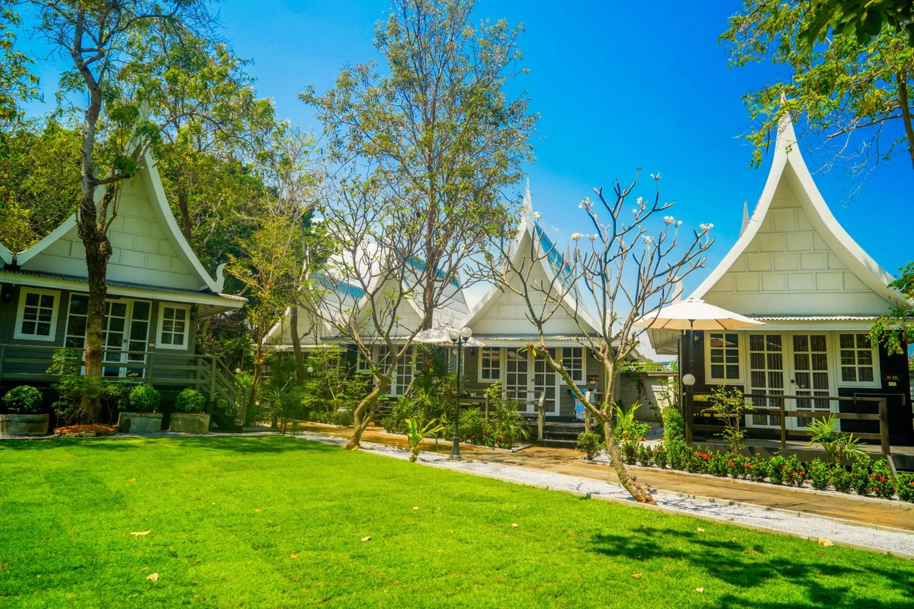 Garden in Luna Hut Resort