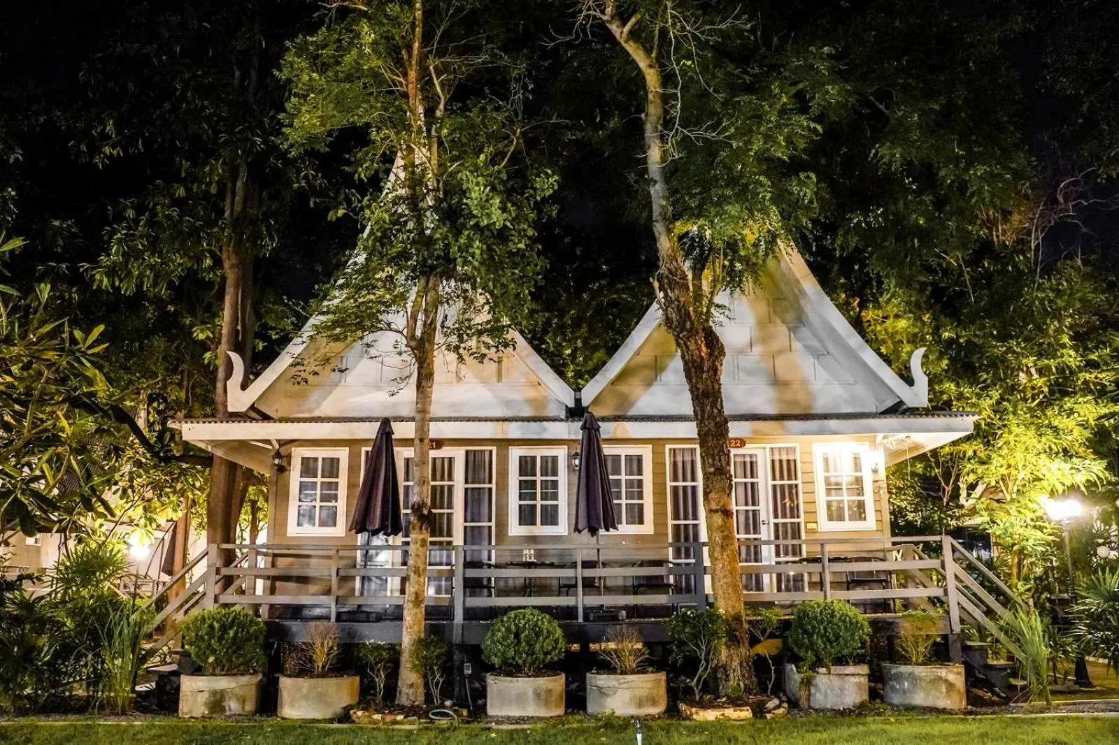 Garden in Luna Hut Resort