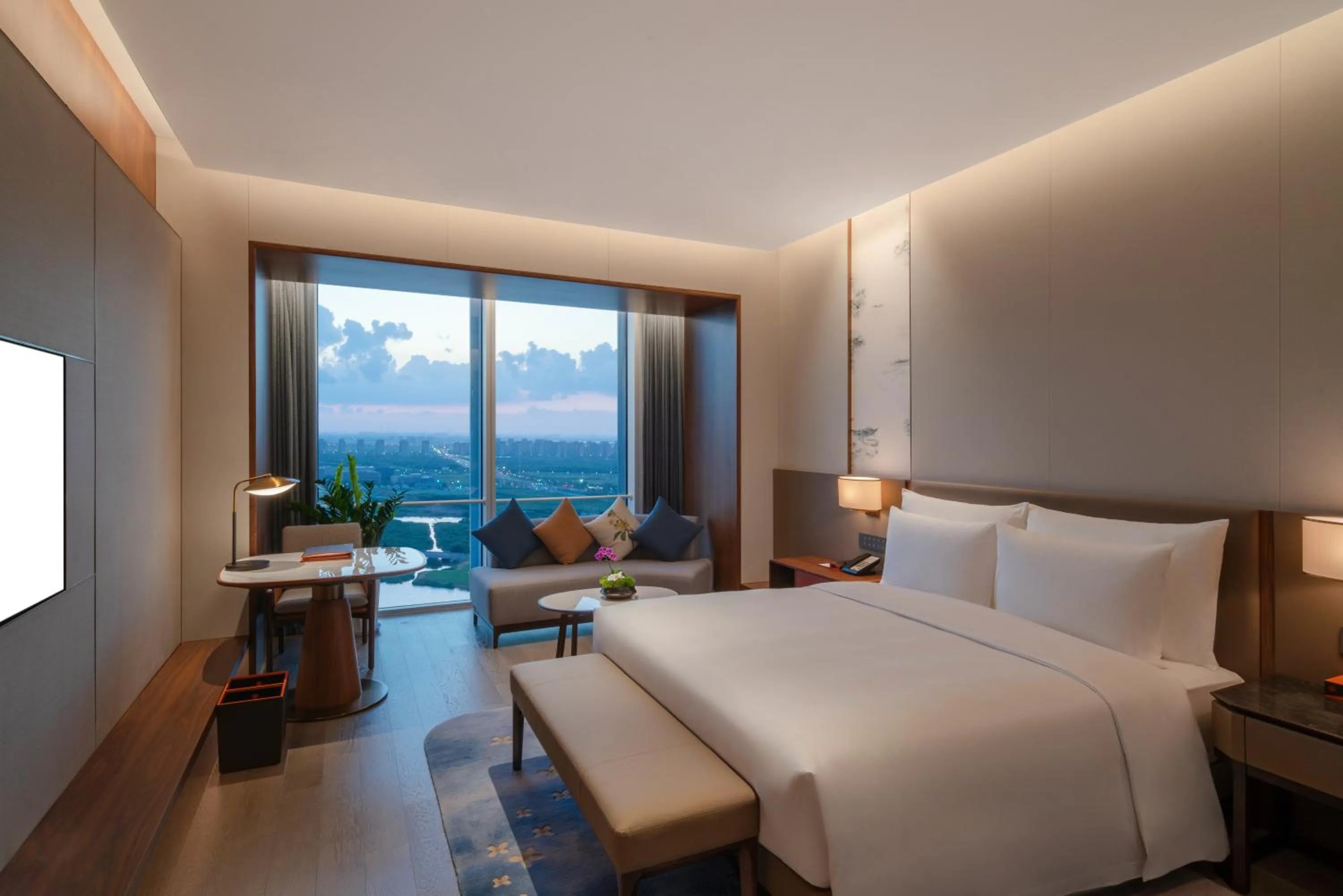 Bedroom, Bed in Suzhou International Conference Hotel