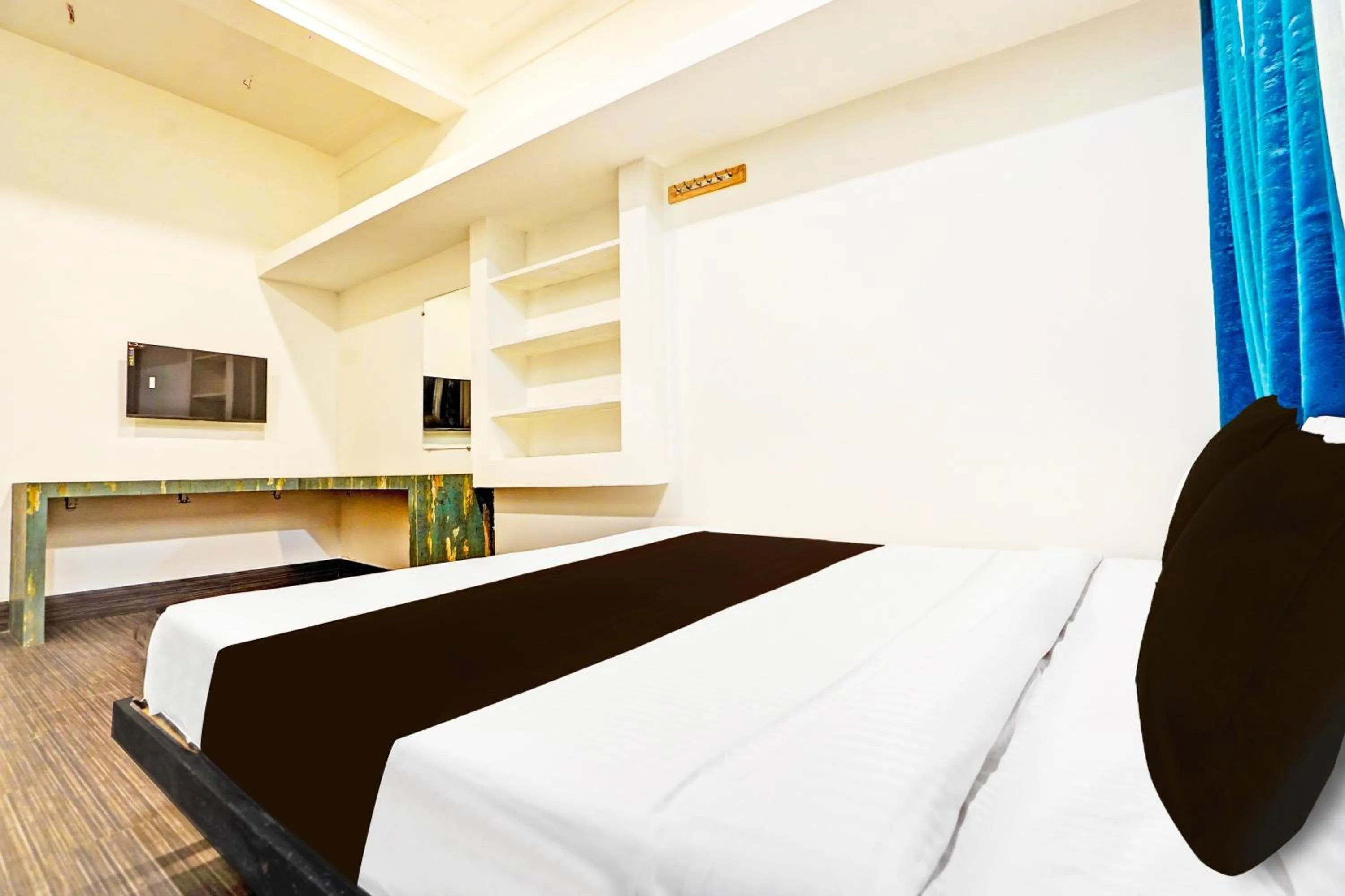 Bedroom, Bed in Hotel O THE VANTAGE INN