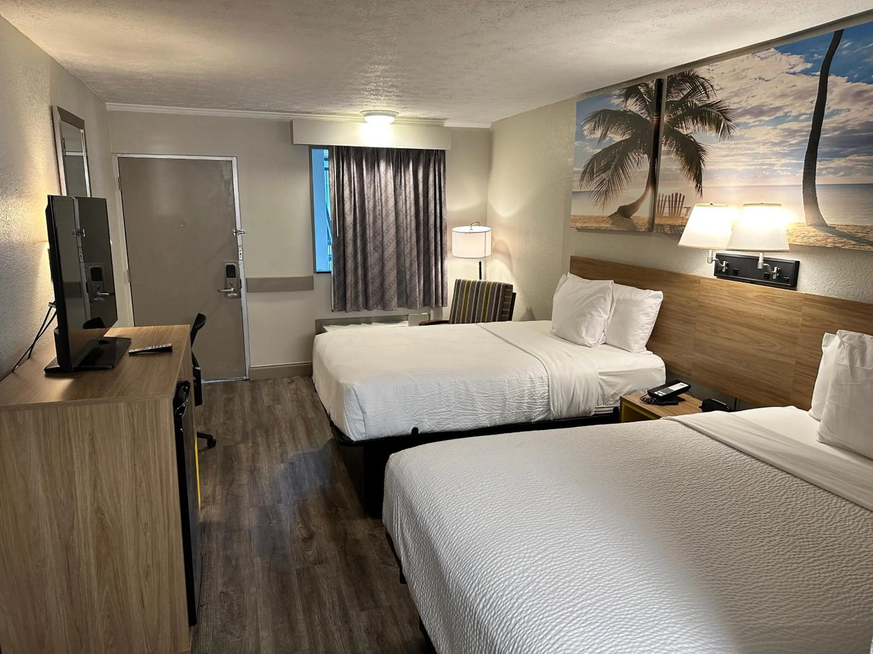 Bed in Days Inn by Wyndham St Augustine I-95-Outlet Mall