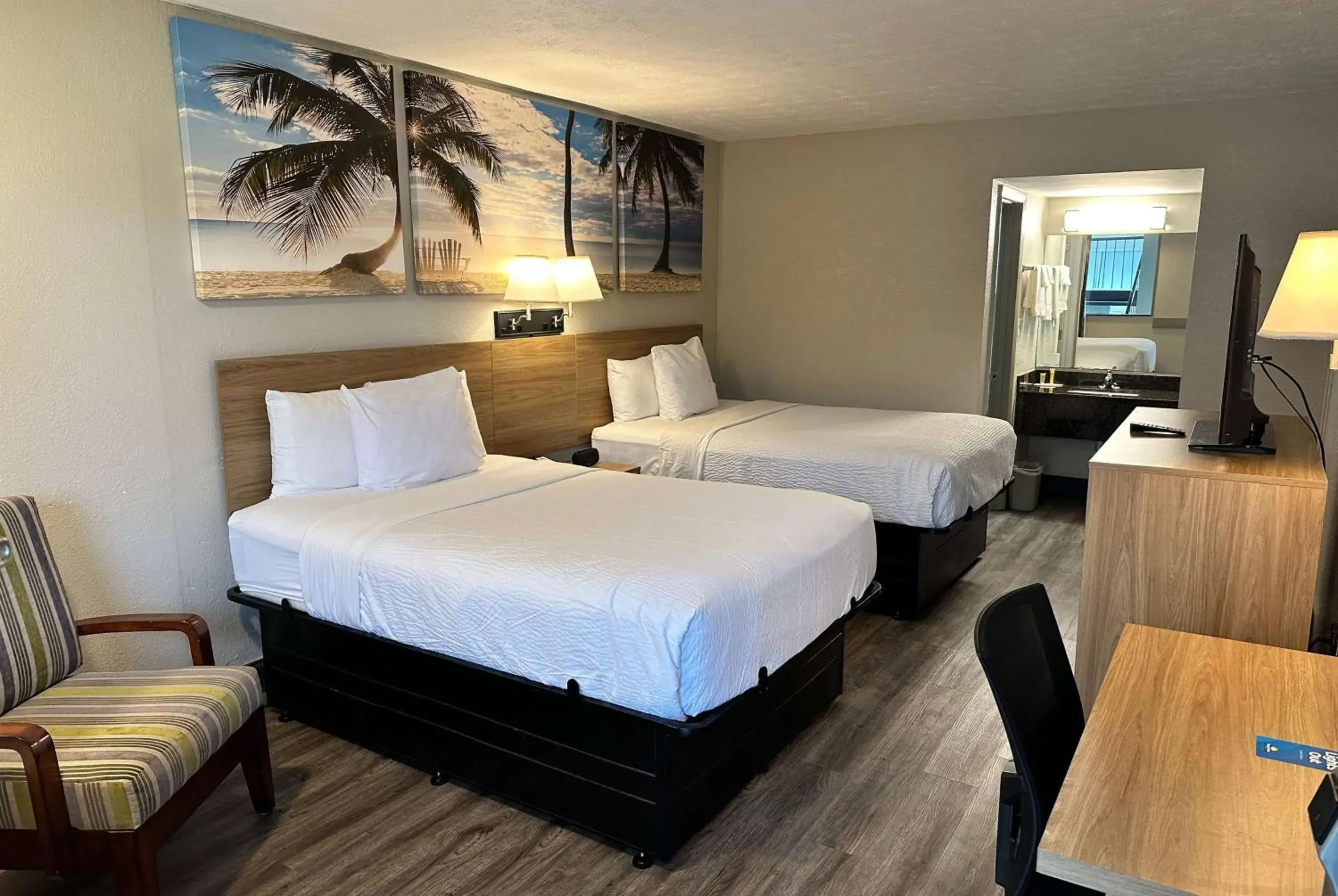 Double Room with Two Double Beds - Smoking in Days Inn by Wyndham St Augustine I-95-Outlet Mall Double Room with Two Double Beds - Smoking in Days Inn by Wyndham St Augustine I-95-Outlet Mall