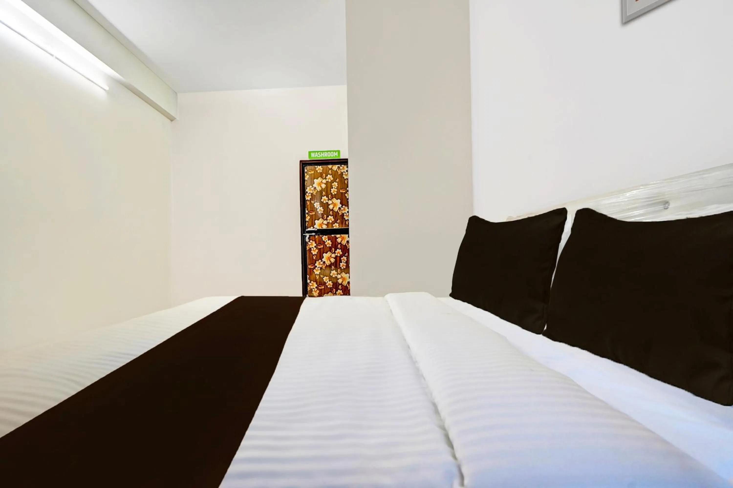 Bedroom, Bed in Hotel O Airport Imperial