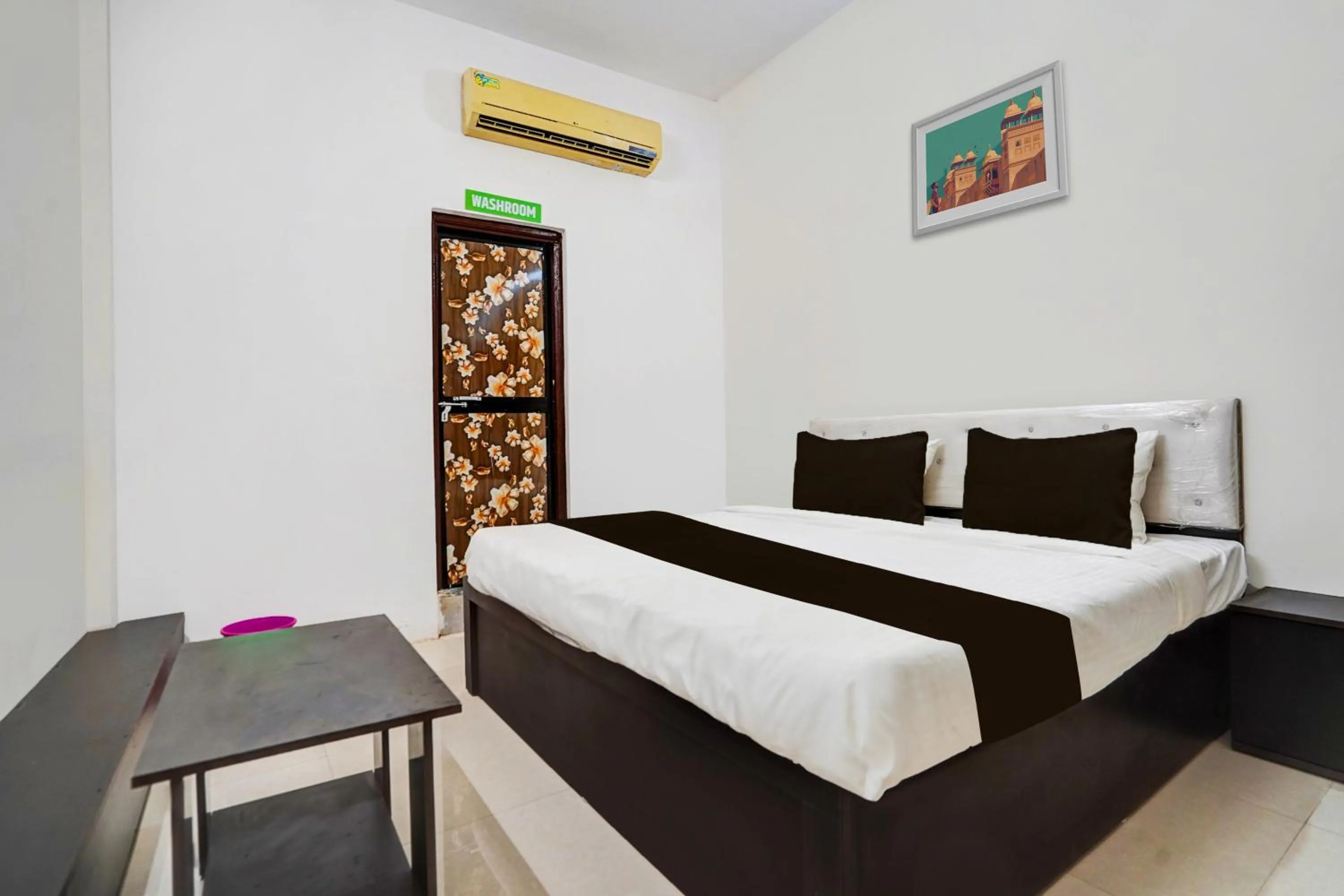 Bedroom, Bed in Hotel O Airport Imperial