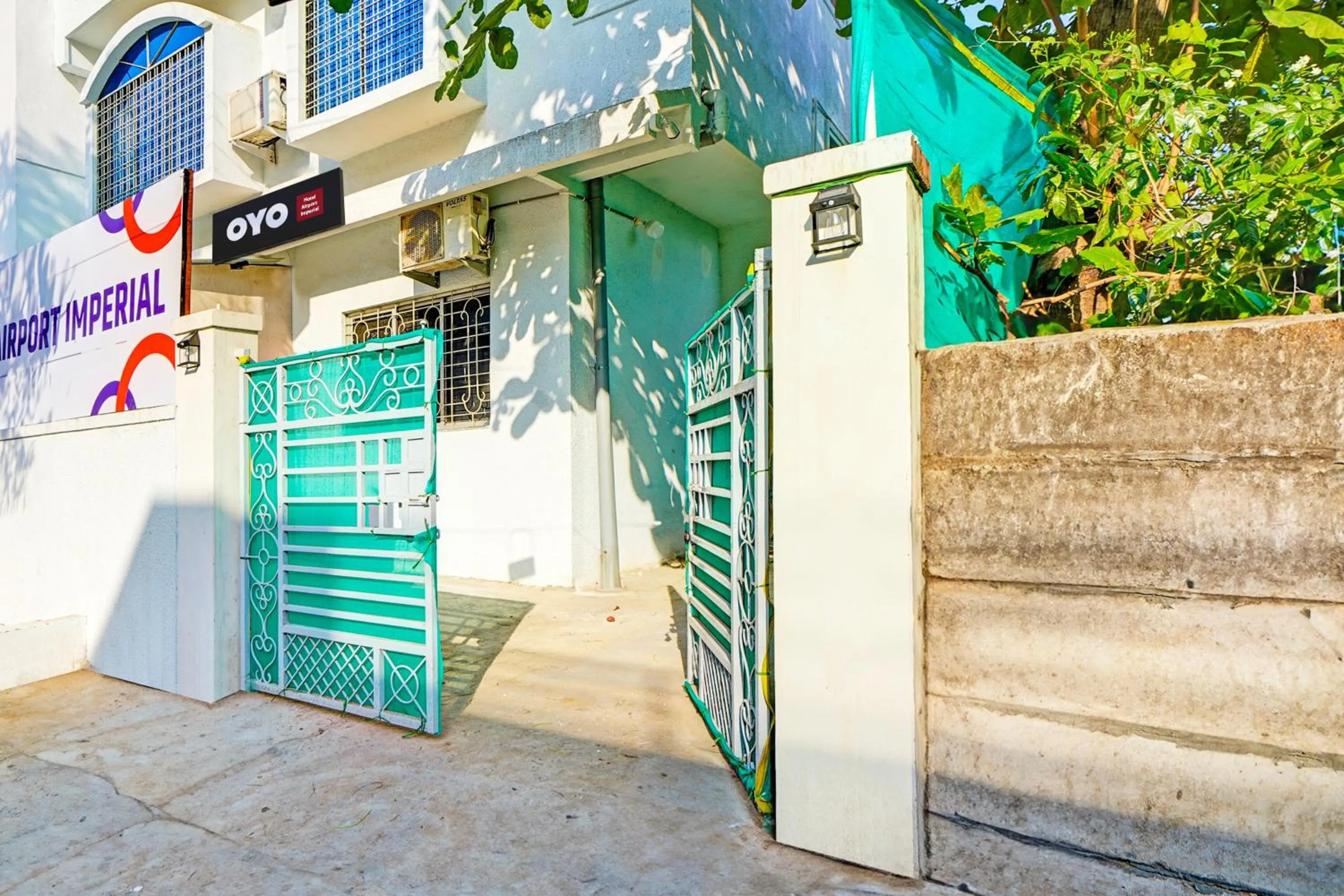 Facade/entrance in Hotel O Airport Imperial