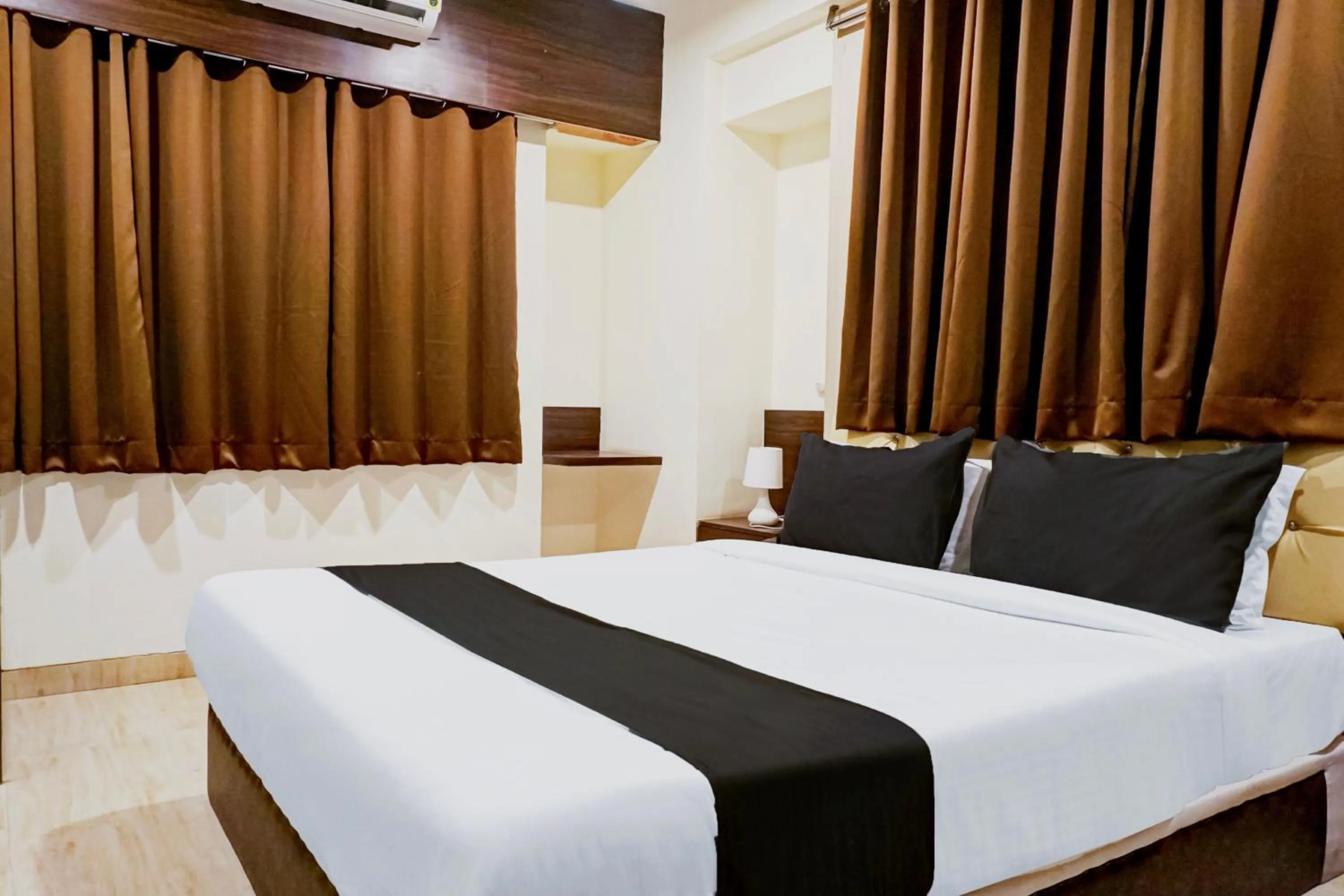 Bedroom, Bed in Hotel O Ginger Gold