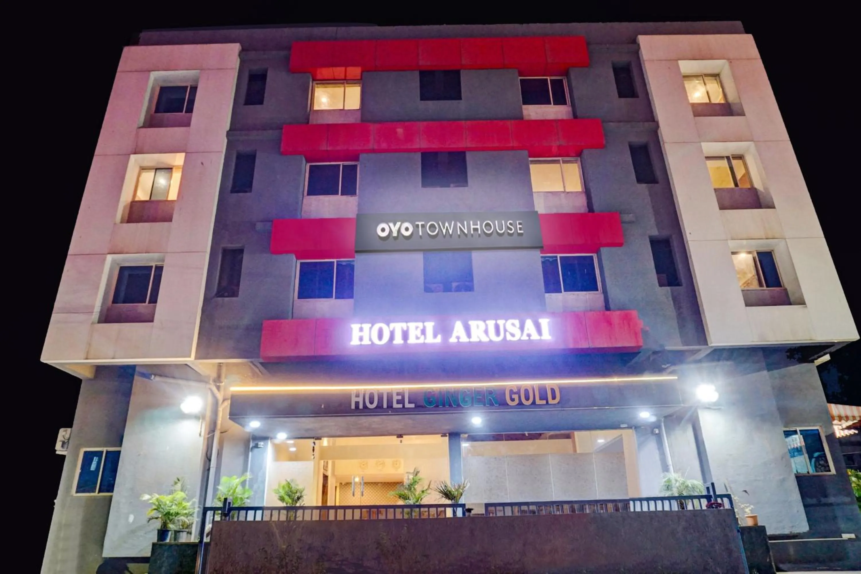 Facade/entrance in Hotel O Ginger Gold