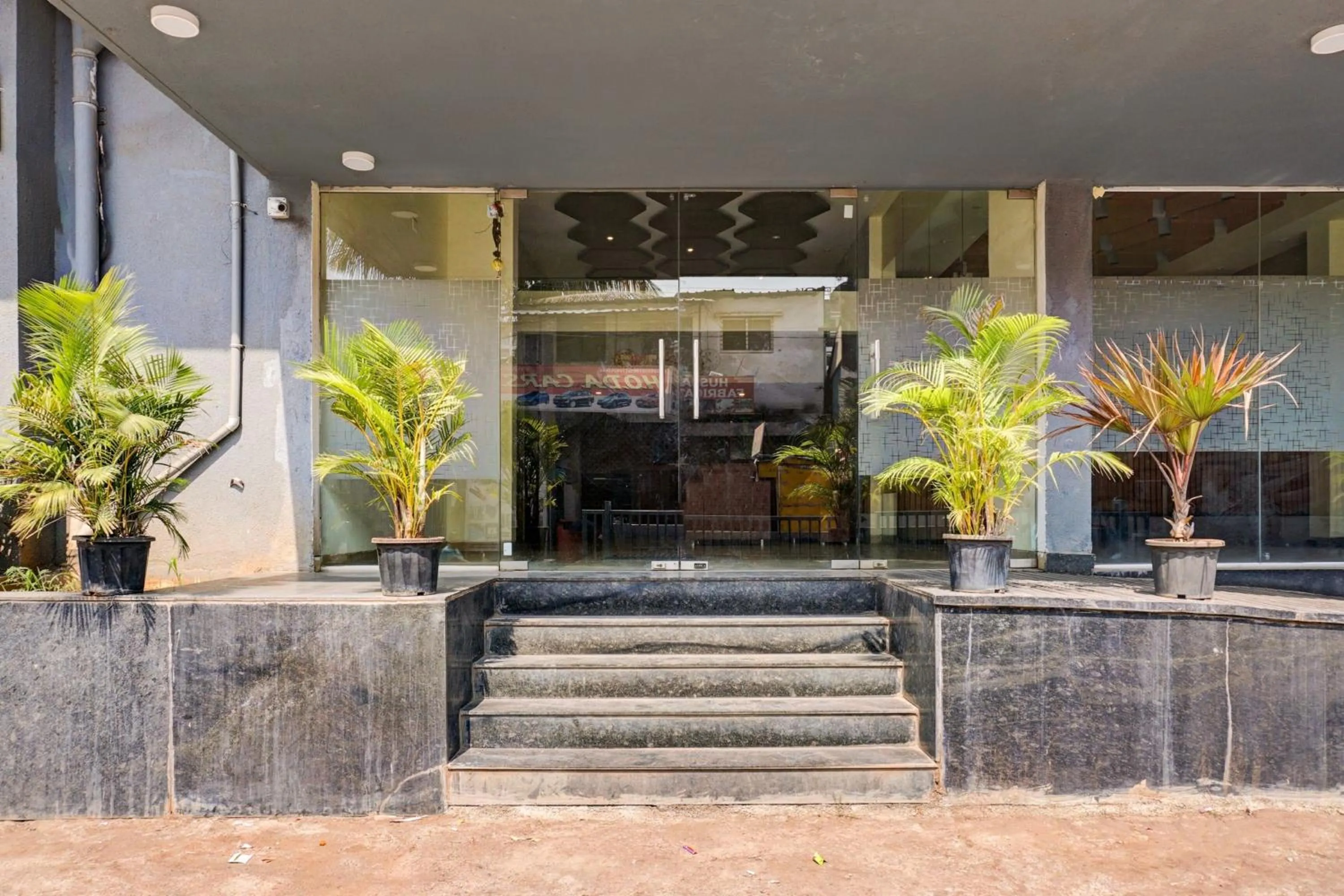 Facade/entrance in Hotel O Ginger Gold