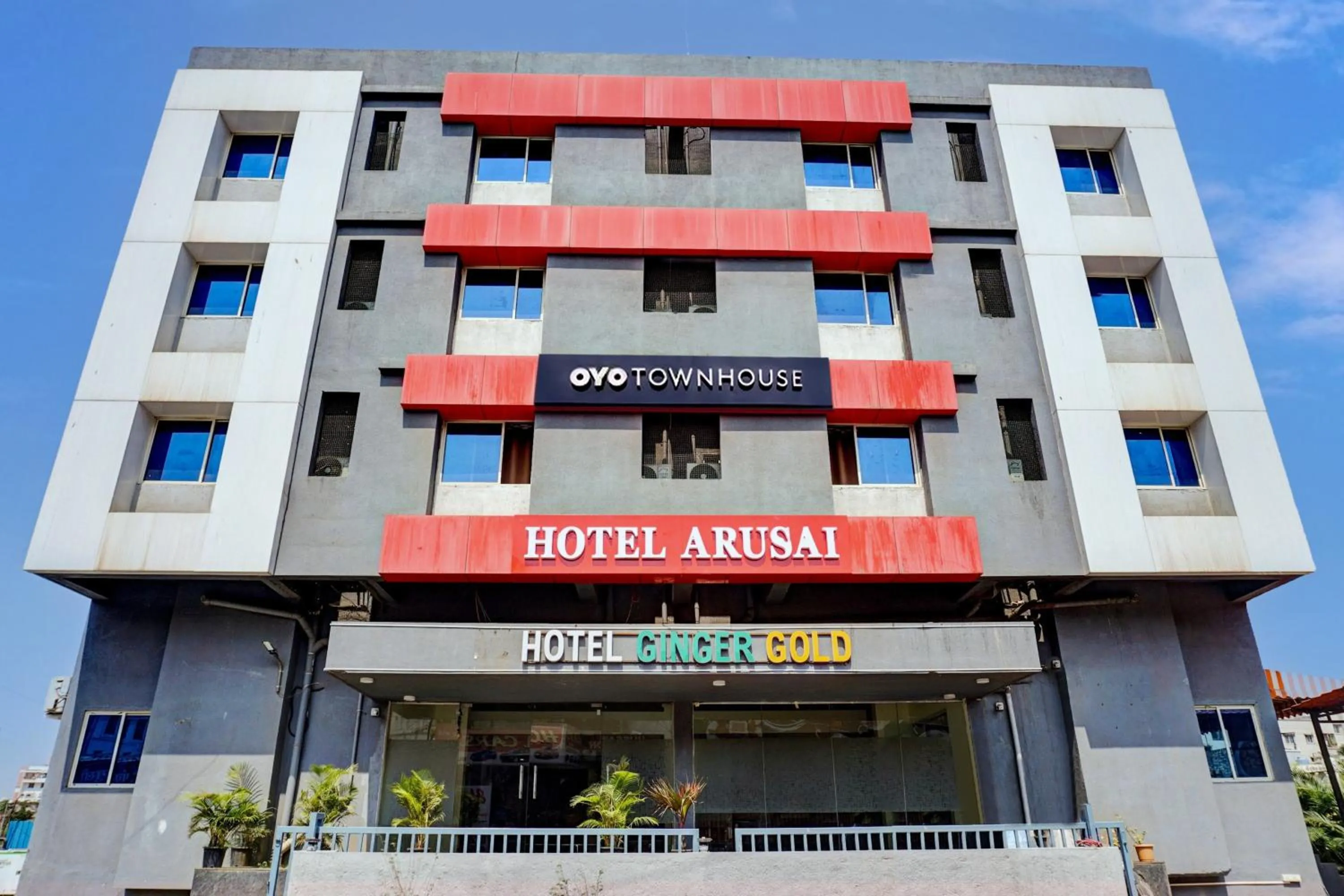 Facade/entrance in Hotel O Ginger Gold
