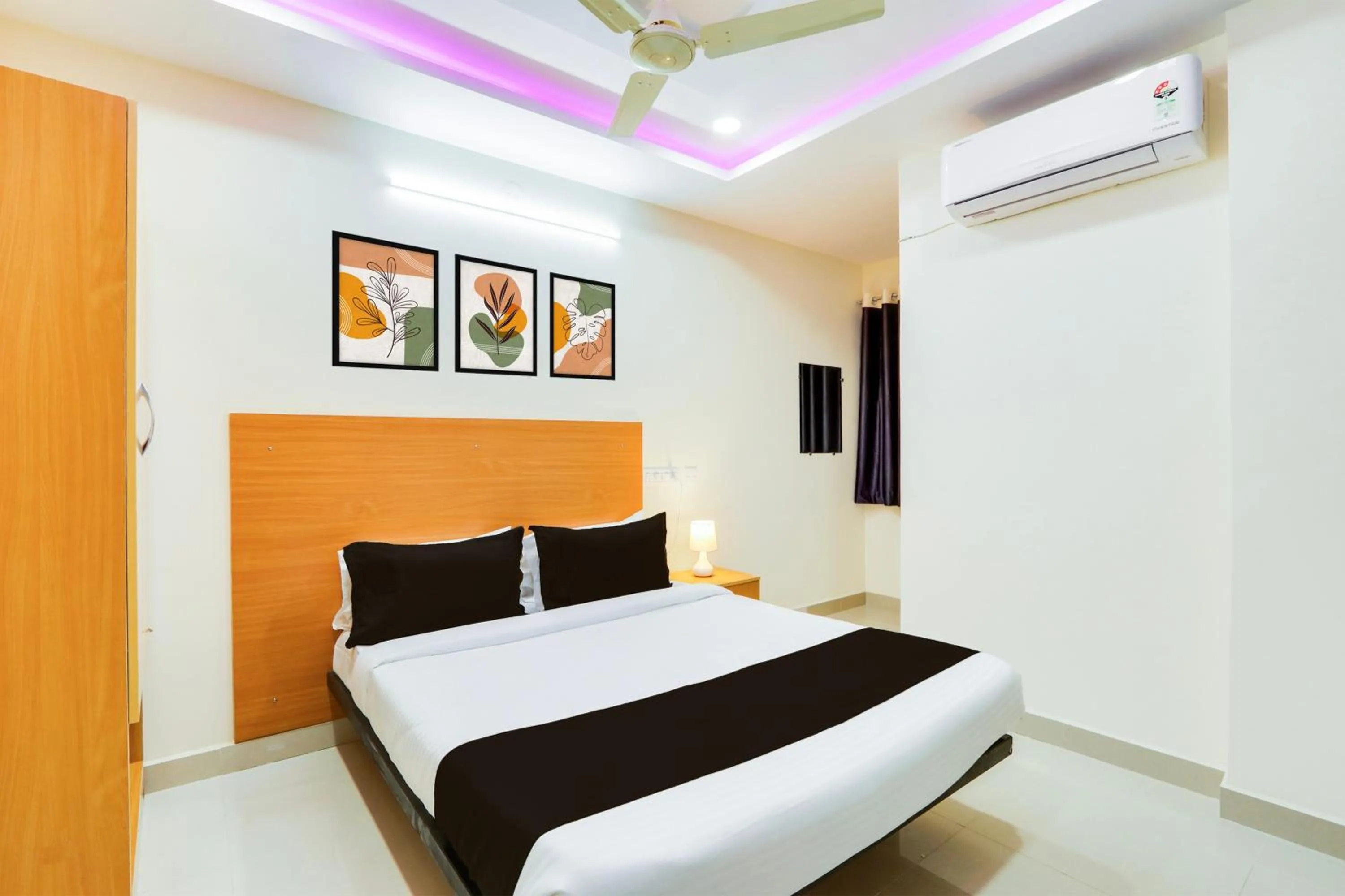 Bedroom, Bed in Super Townhouse Gachibowli Near Sky View