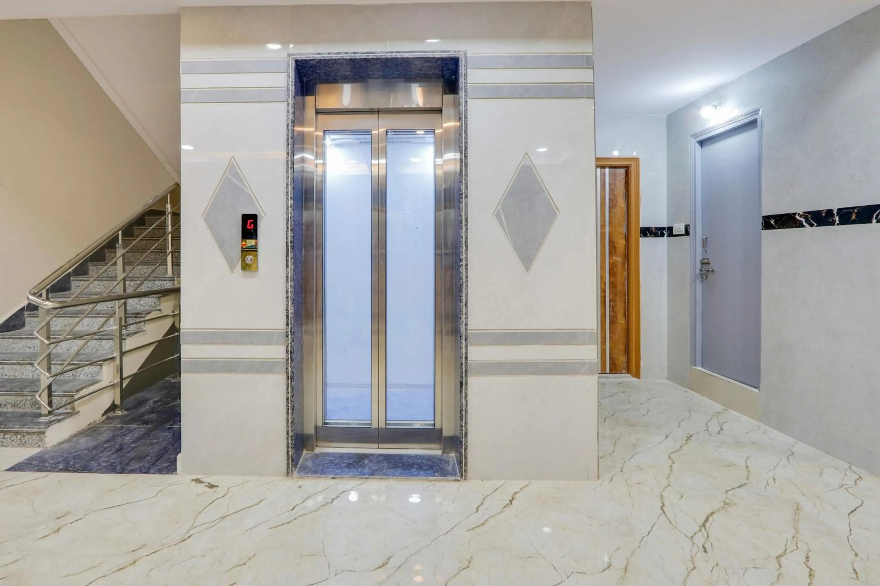 Lobby or reception in Super Townhouse Gachibowli Near Sky View