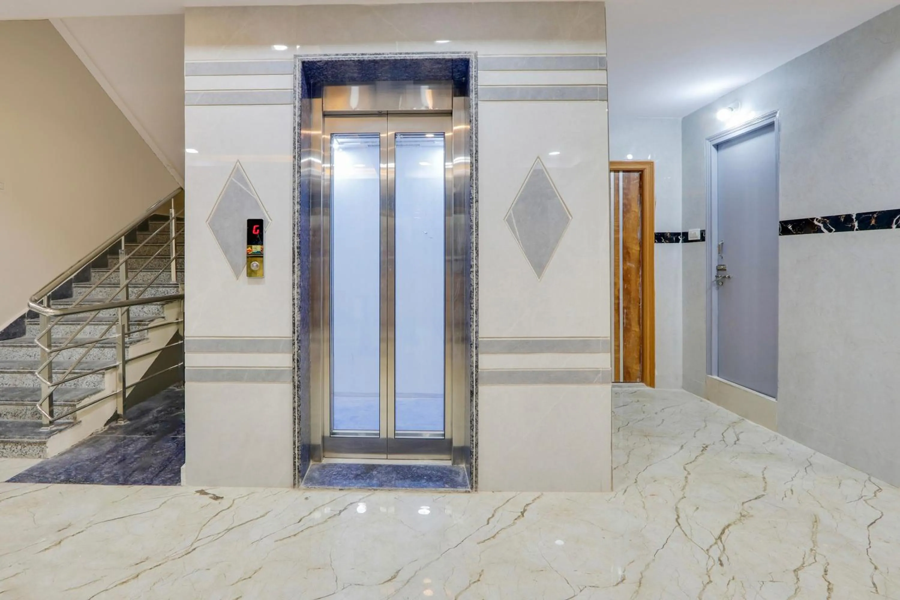 Lobby or reception in Super Townhouse Gachibowli Near Sky View