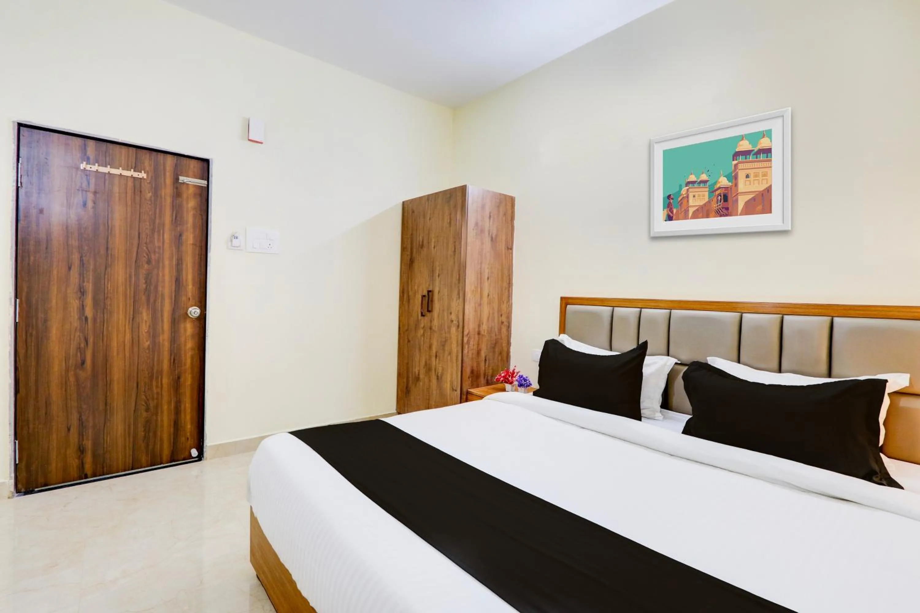 Bedroom, Bed in Townhouse Nirvana Elite