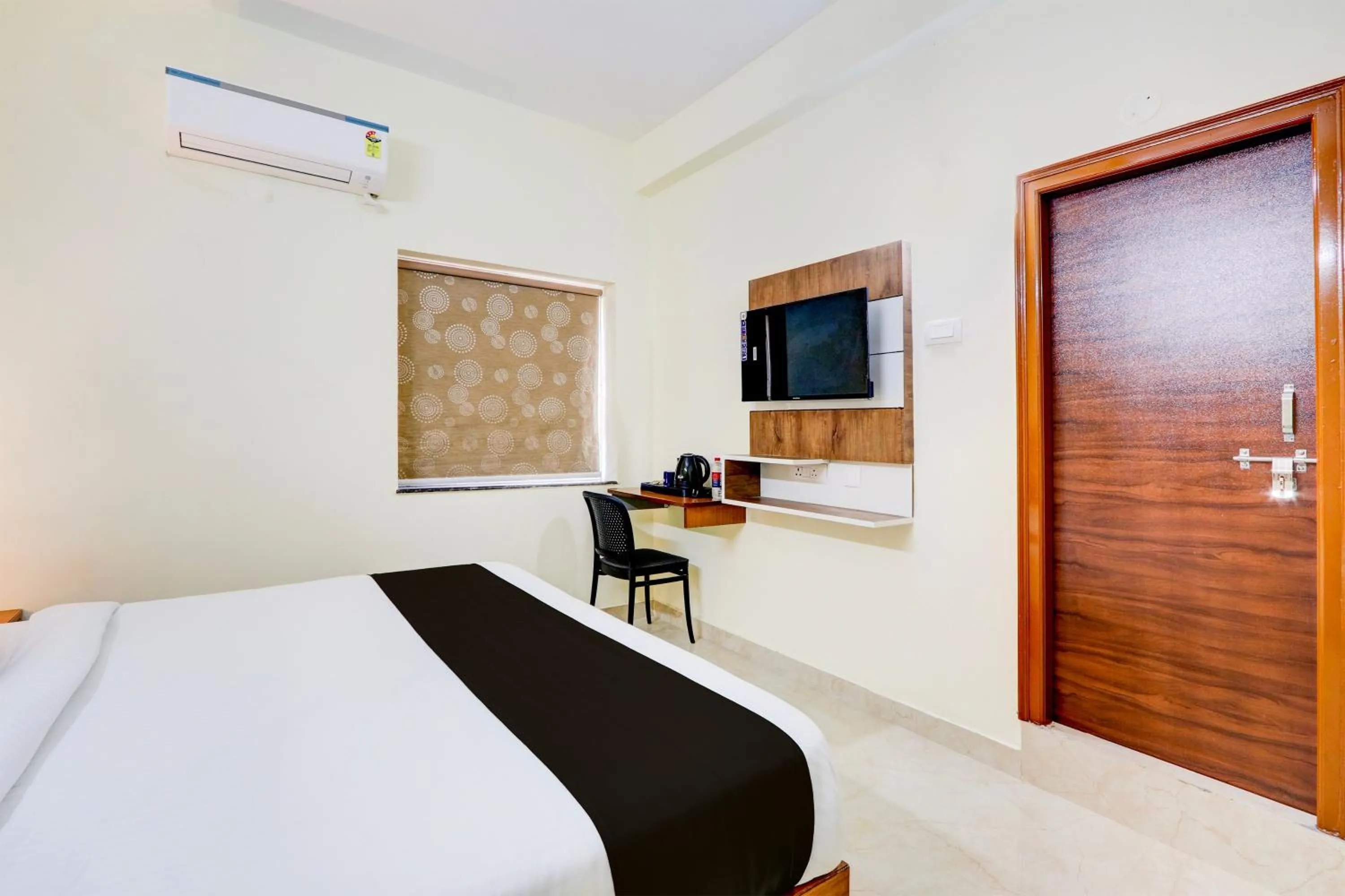 Bedroom, Bed in Townhouse Nirvana Elite