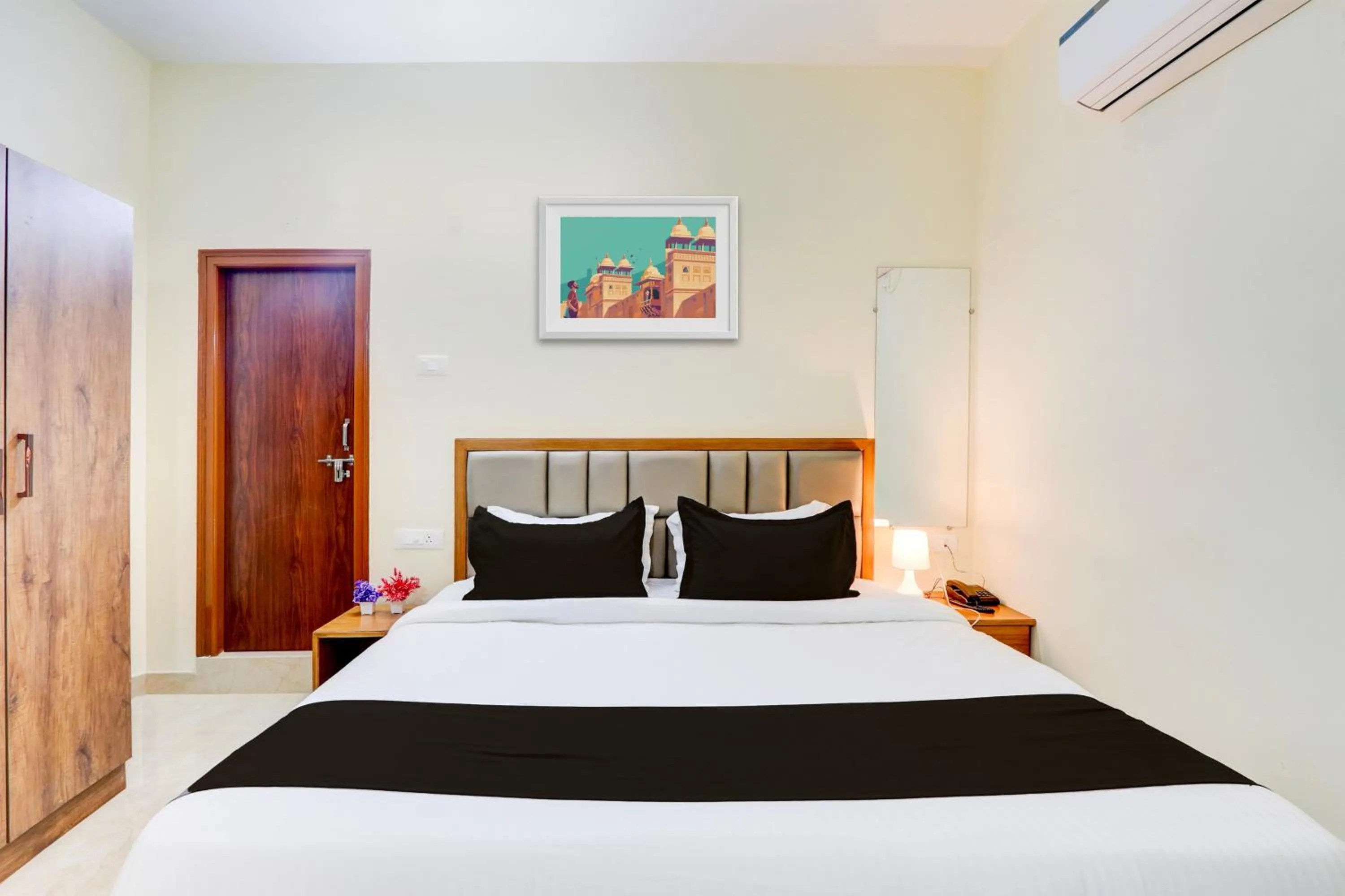 Bedroom, Bed in Townhouse Nirvana Elite