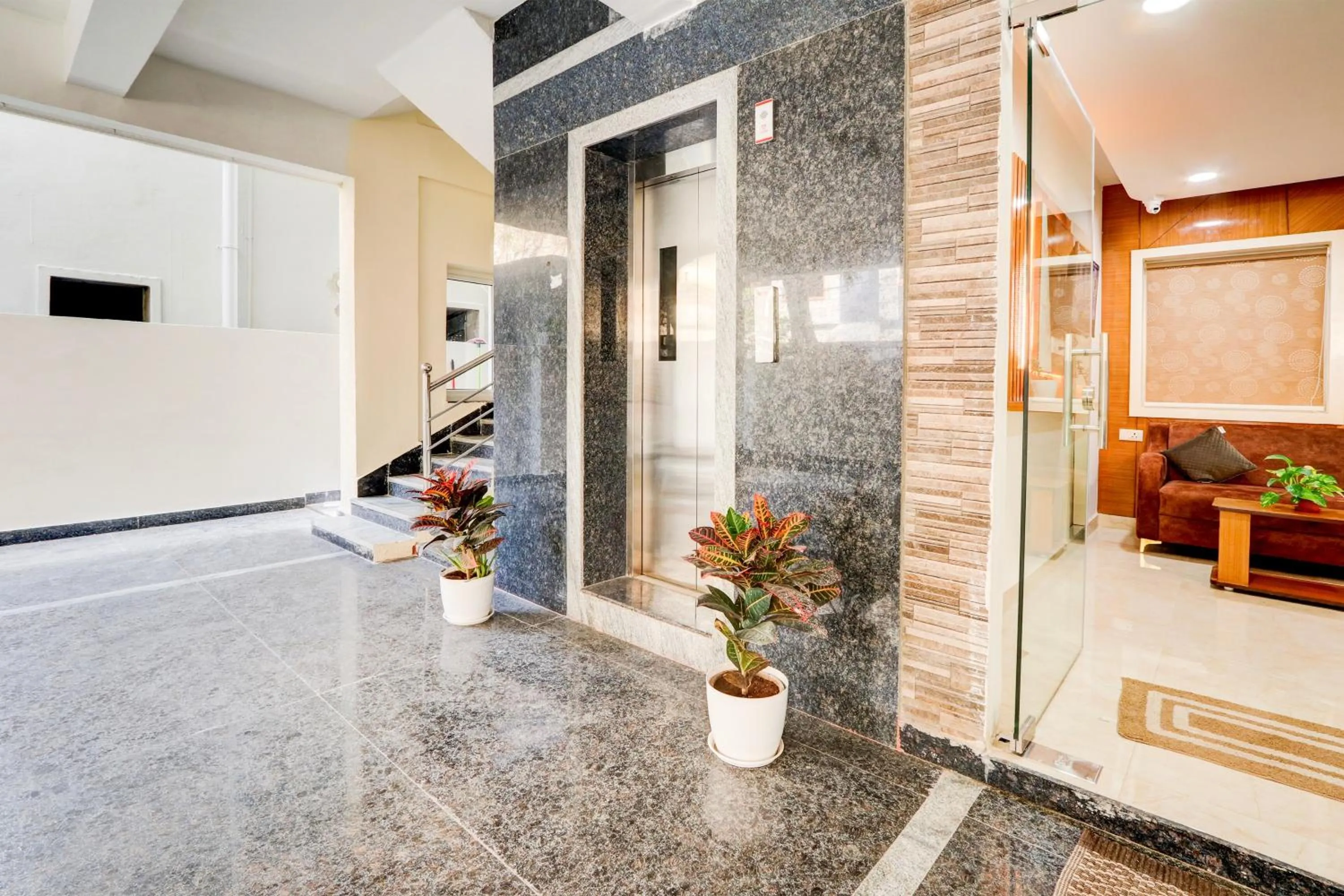 Lobby or reception in Townhouse Nirvana Elite