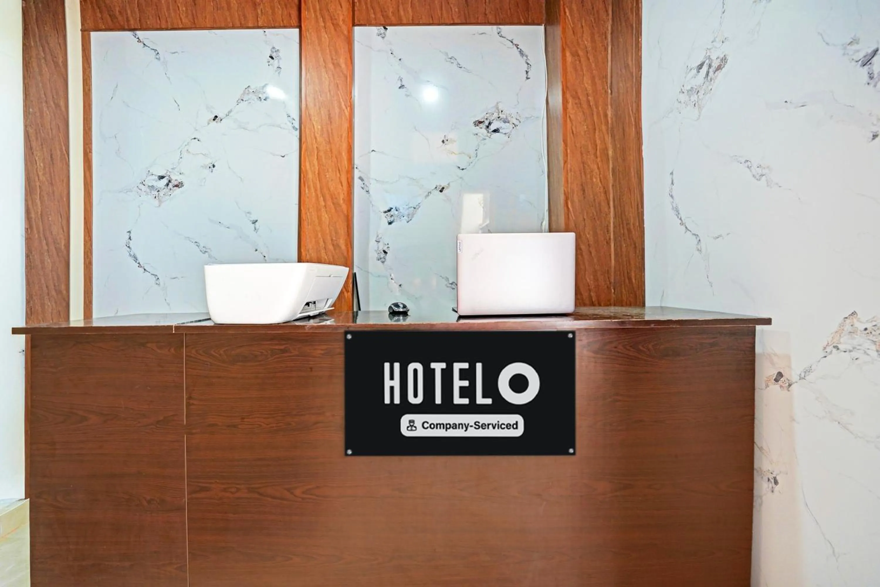 Lobby or reception in Super Hotel O Varanasi Banaras Junction Formerly Girija Palace