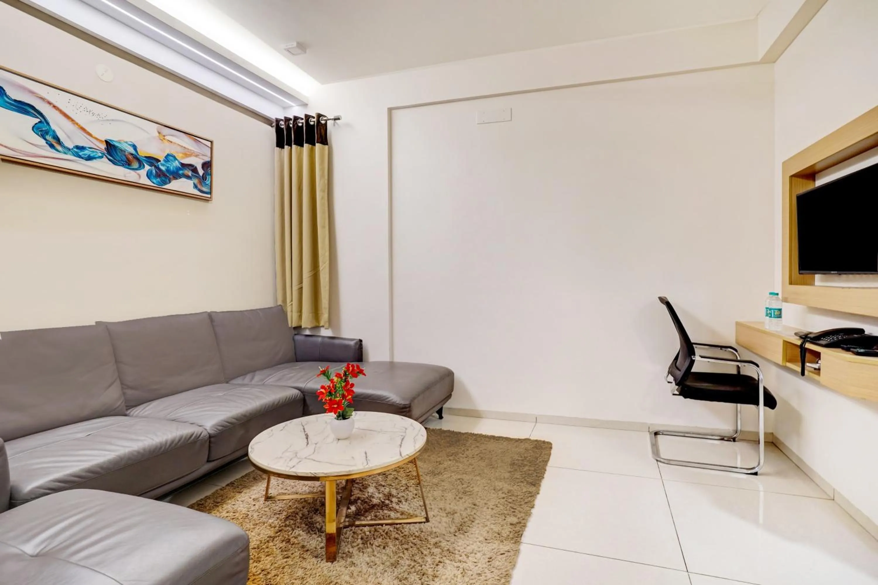 Bedroom in Super Collection O Metro Park Opposite Kalasipalya Bus stand