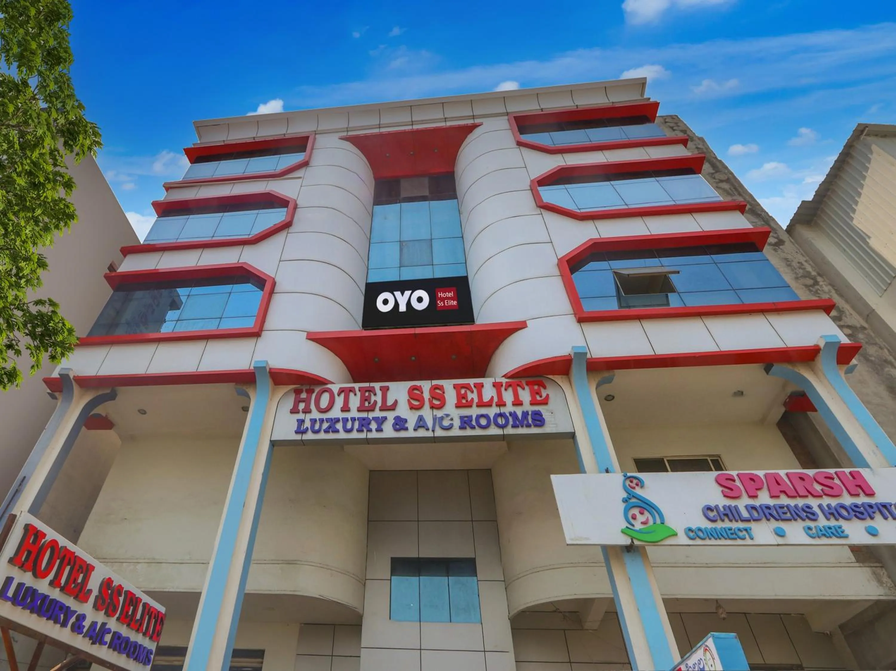 Facade/entrance in Super Hotel O SS ELITE