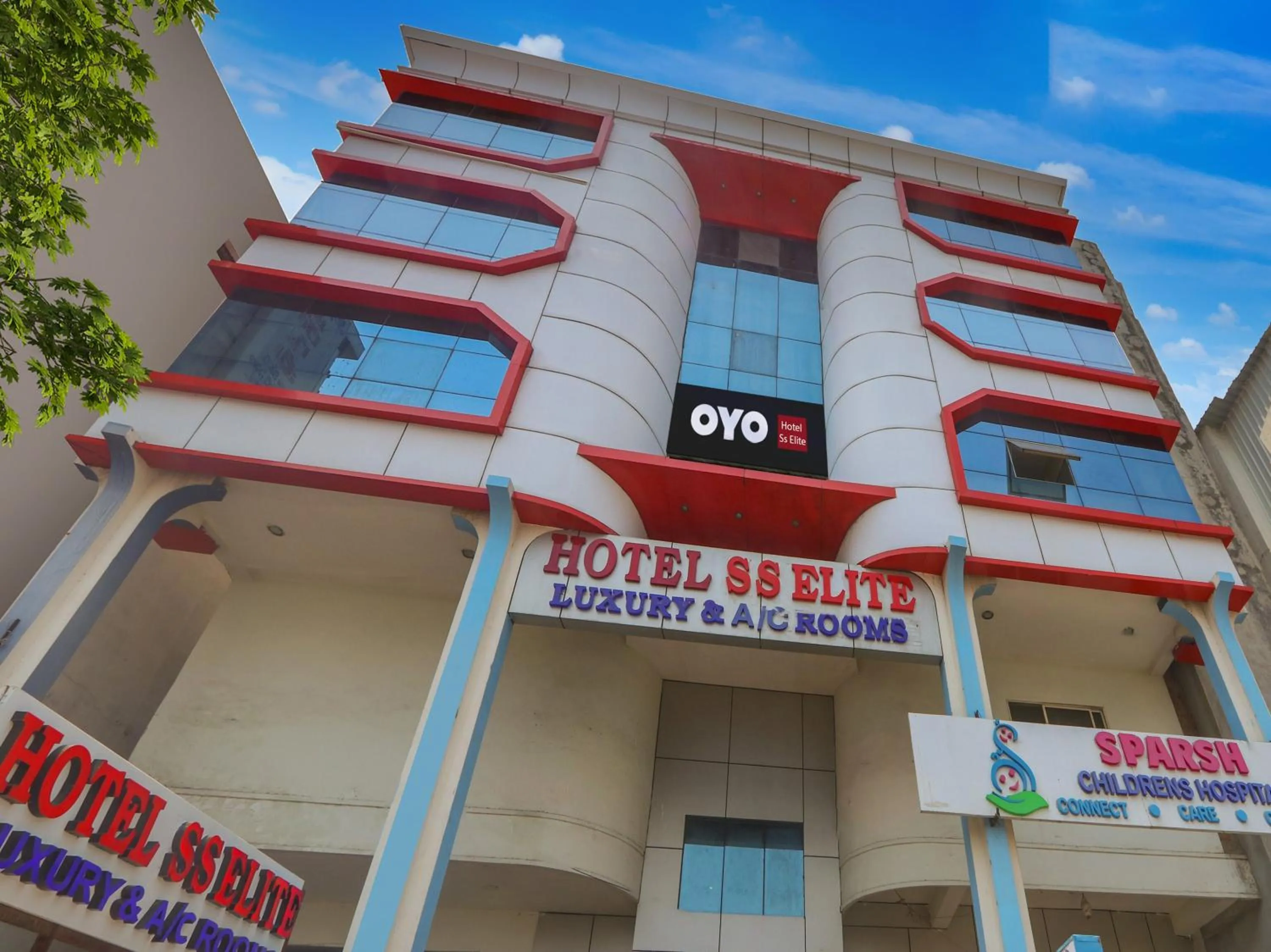 Facade/entrance in Super Hotel O SS ELITE