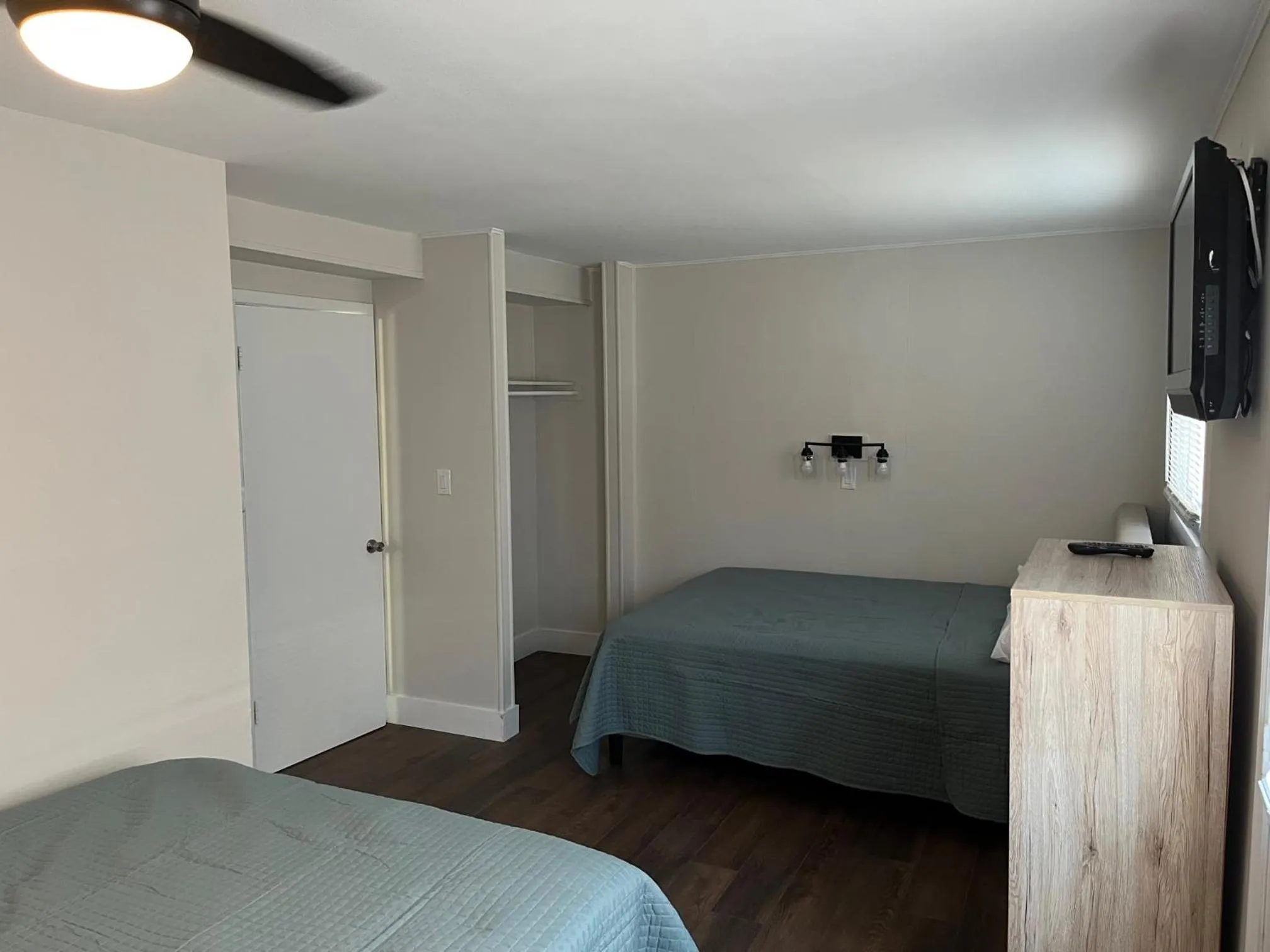 Bed in Brooklyn Beach Club